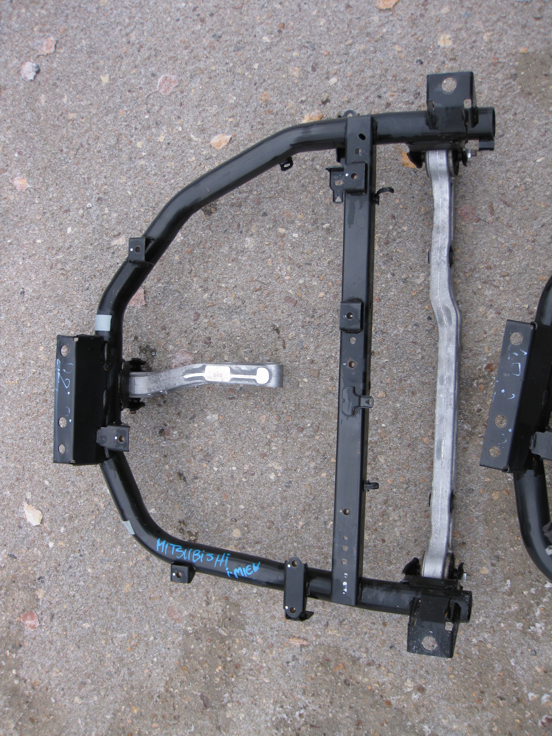 PEUGEOT CITROEN MITSUBISHI axle beam subframe rear part rear. engine electrical