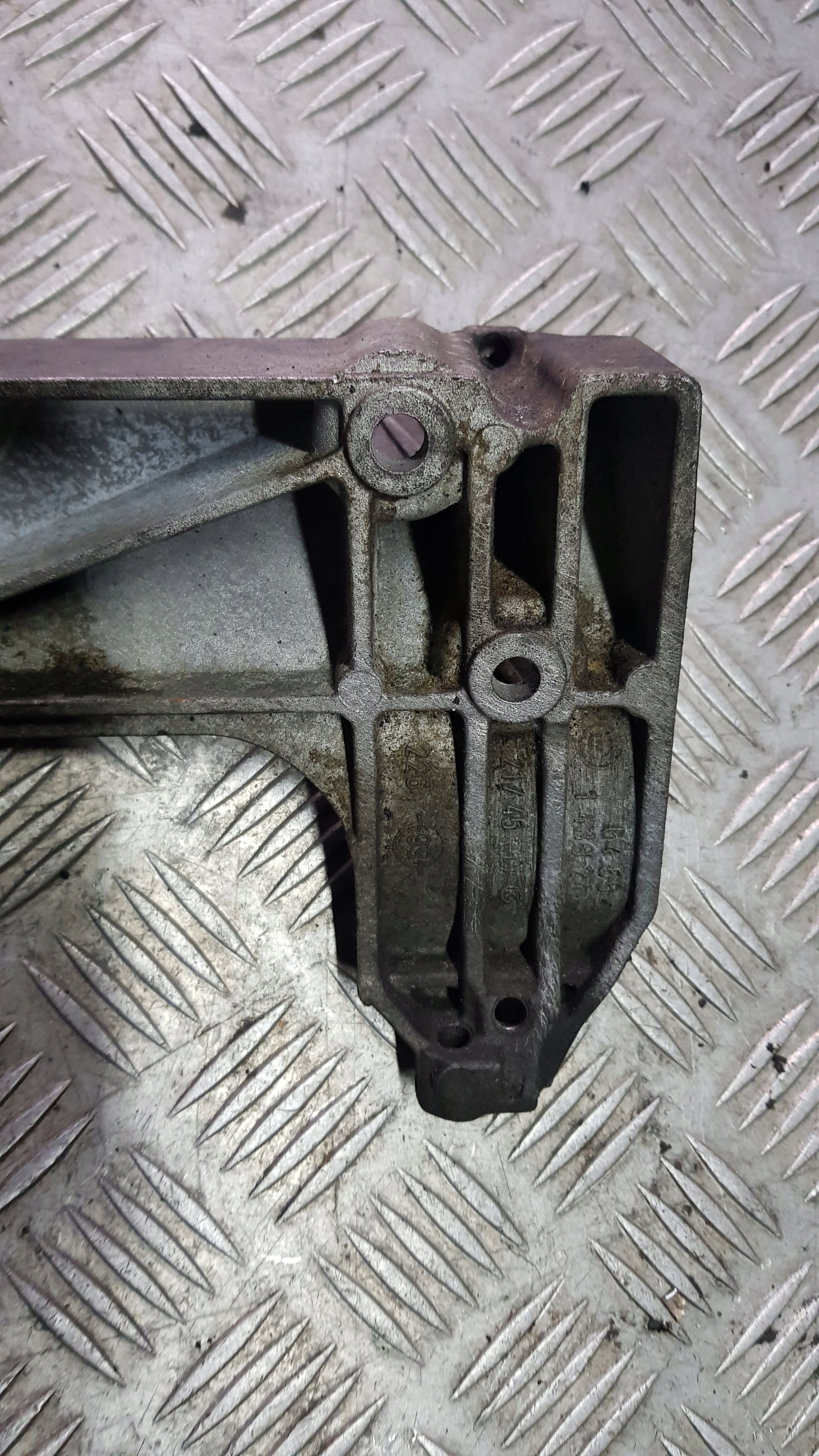 BMW E46 316I Support KOMPRESORA Climatisateur air conditionné 1439241