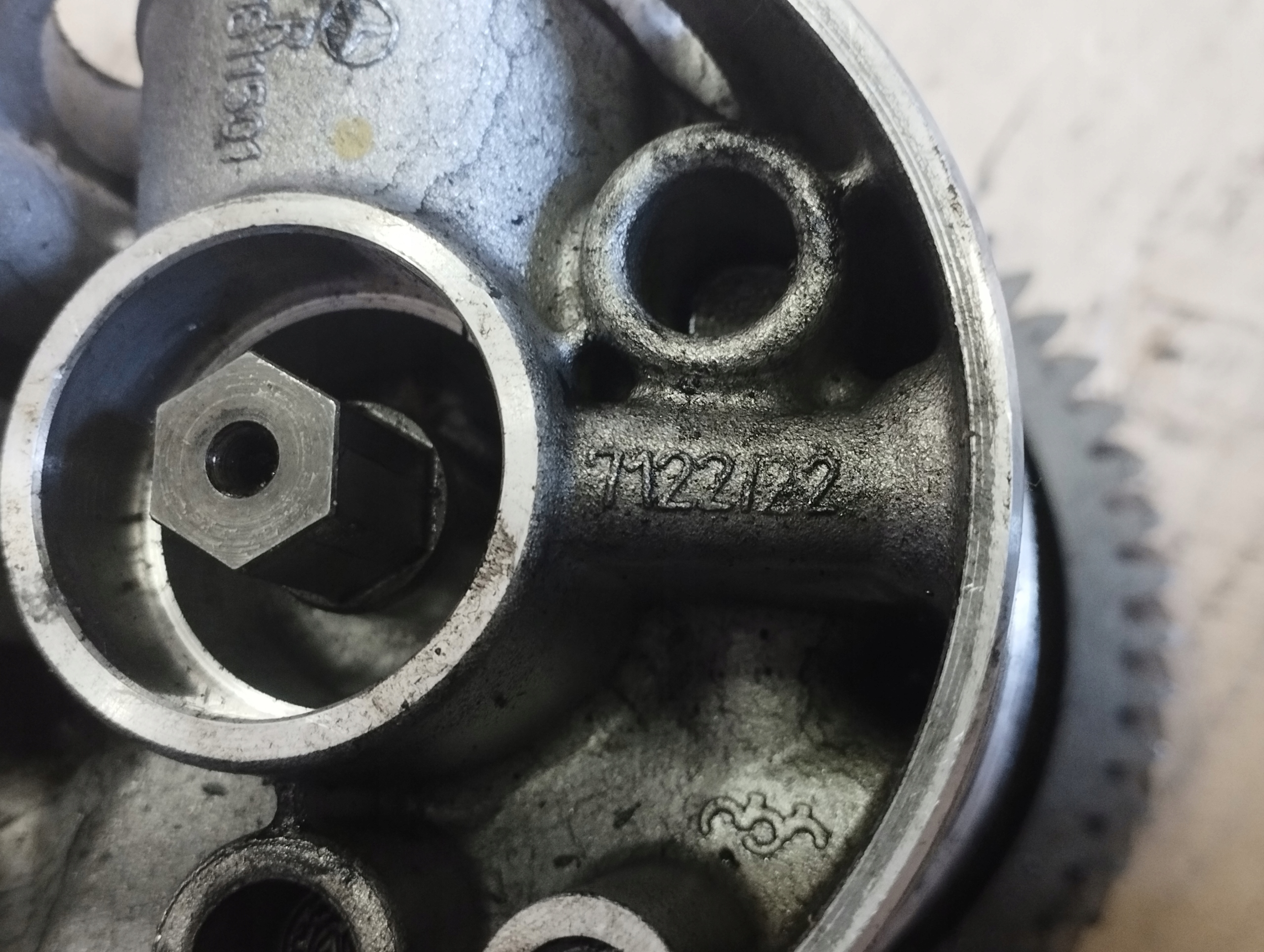 POMPA OLEJU MERCEDES SPRINTER 2.2 CDI| A6511810312 Jakość części (zgodnie z GVO) O - oryginał z logo producenta pojazdu (OE)