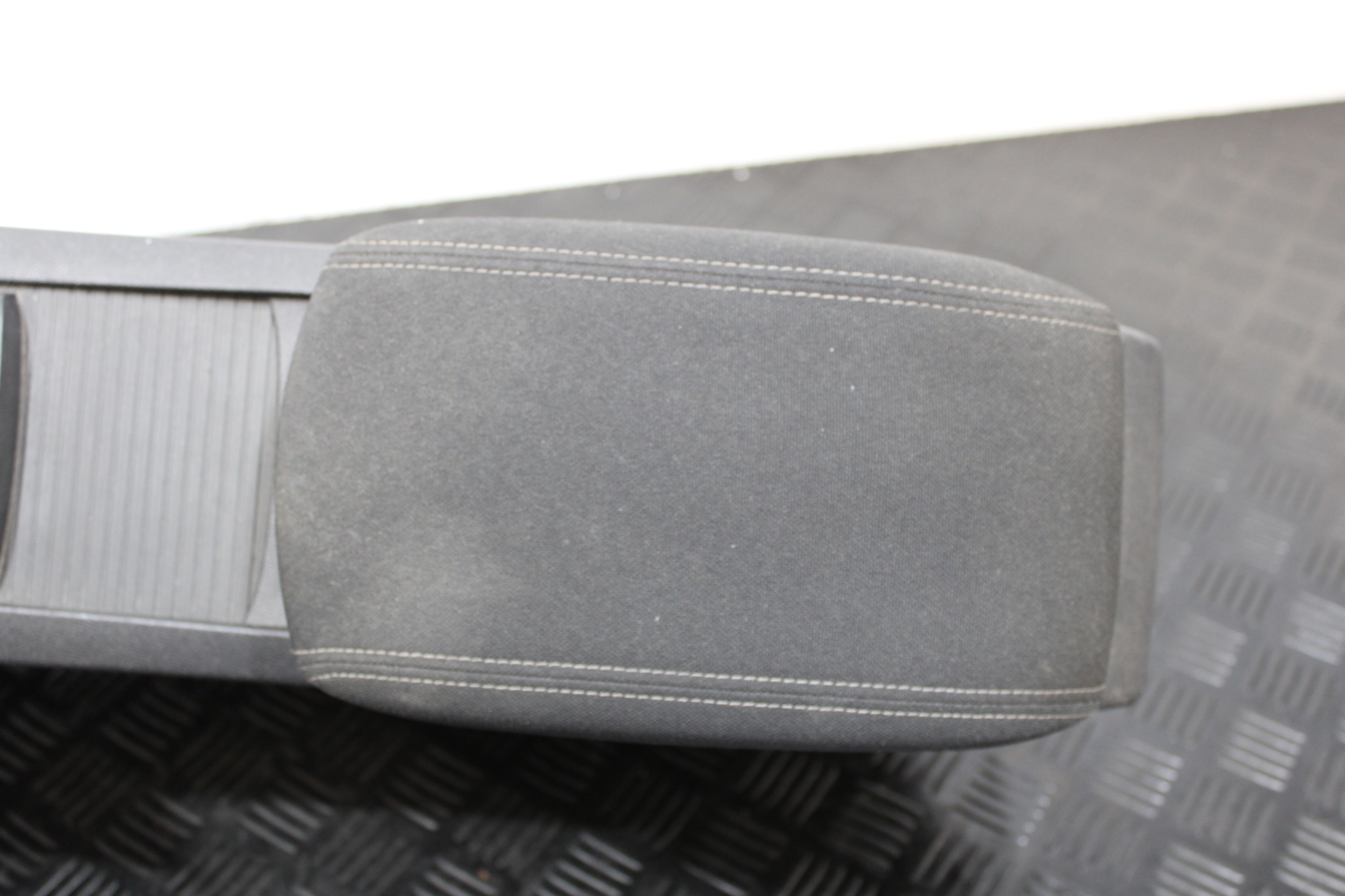 TUNEL central armrest PEUGEOT 308 T9 SW