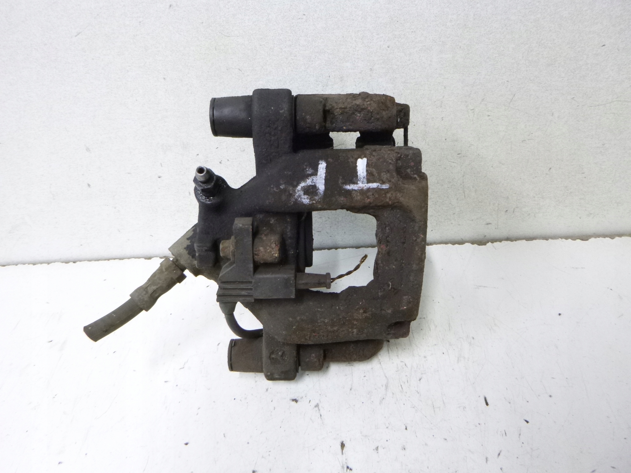 caliper brake rear part right MERCEDES W204 07r.