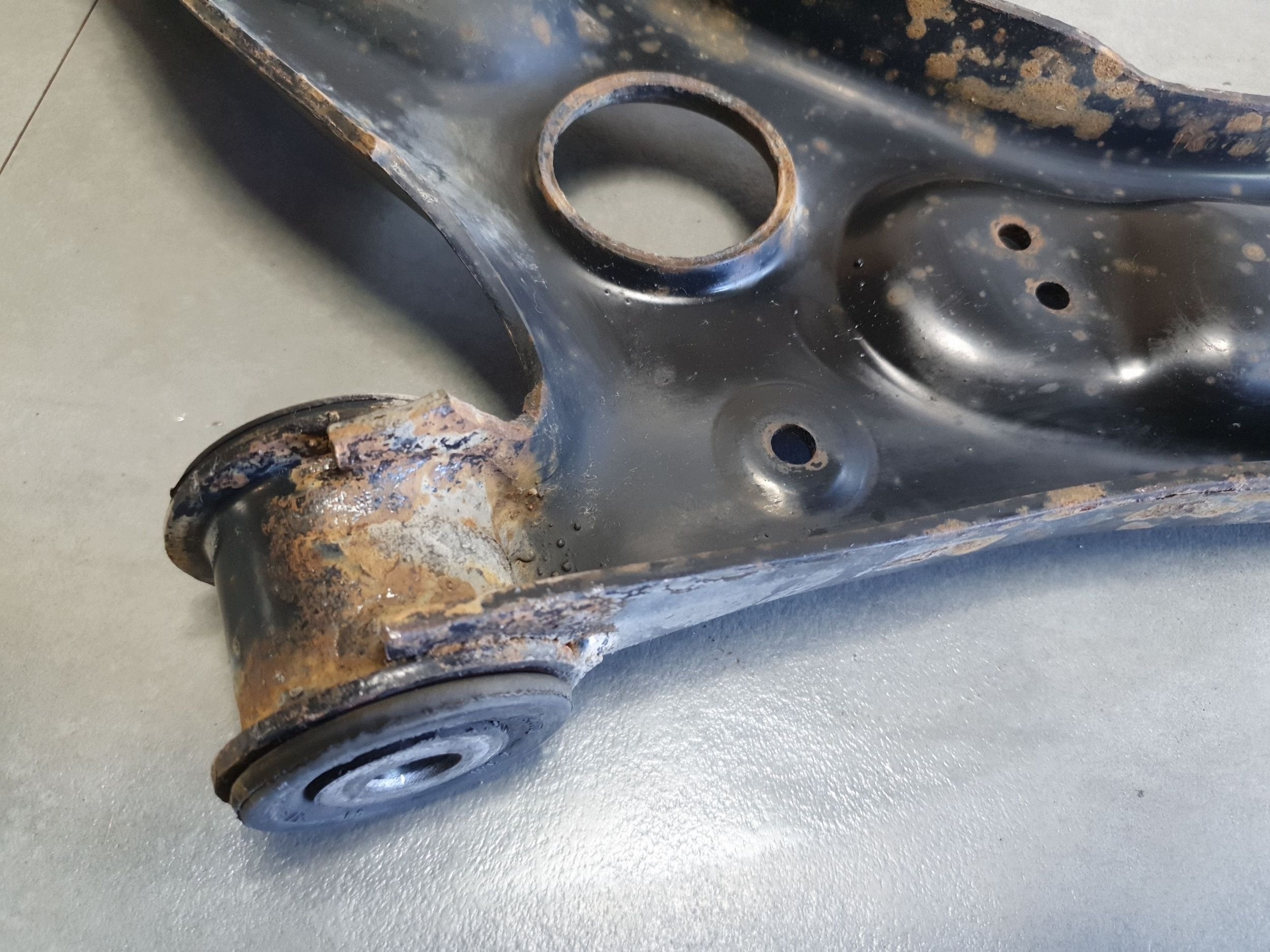 Volkswagen PASSAT CC arm right front front 5N0407152