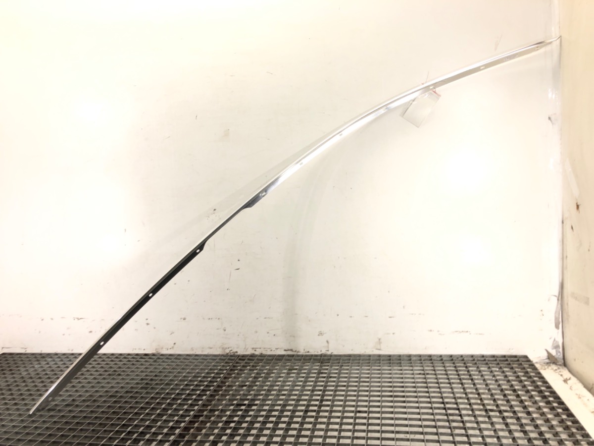 LISTWA CHROM PRAWA KAROSERYJNA QUATTROPORTE Vi