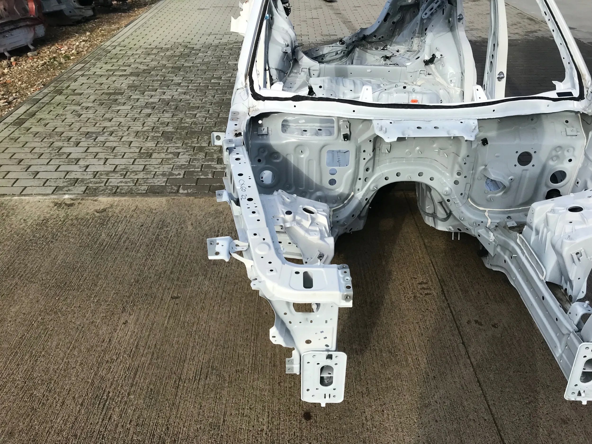MAZDA CX-60 CX60 2023 ĆWIARTKA PODŁUŻNICA PRAWY PRZÓD PRZEDNIA Kolor biały