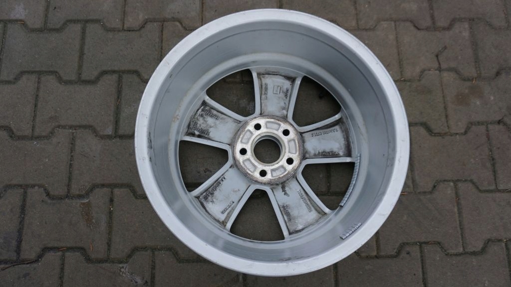 VOLVO S60 V60 S80 XC40 - disk hliníkový 17