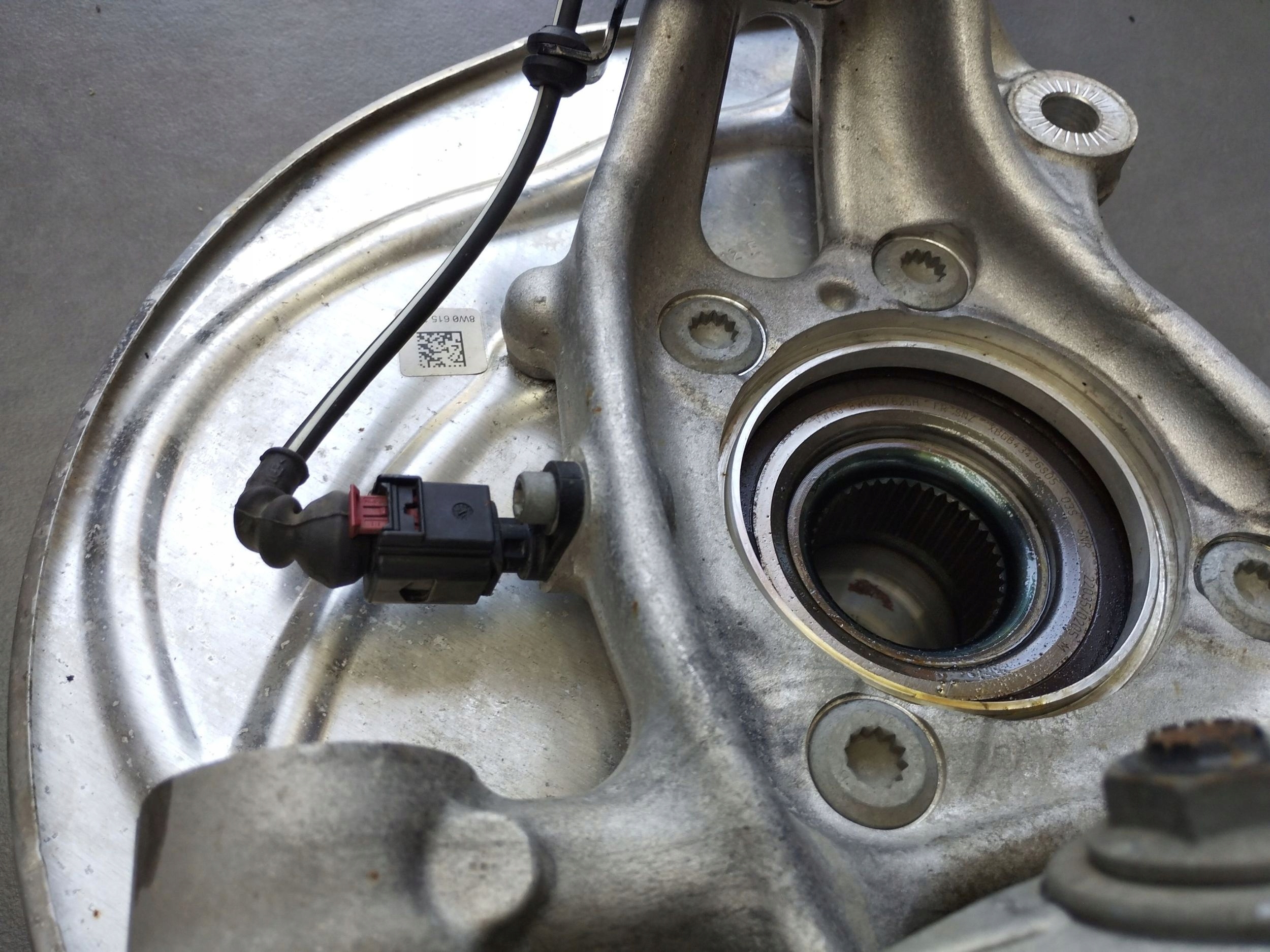 Audi A4 S4 B9 8W otoč pravá předek přední ramene 8W0407242F