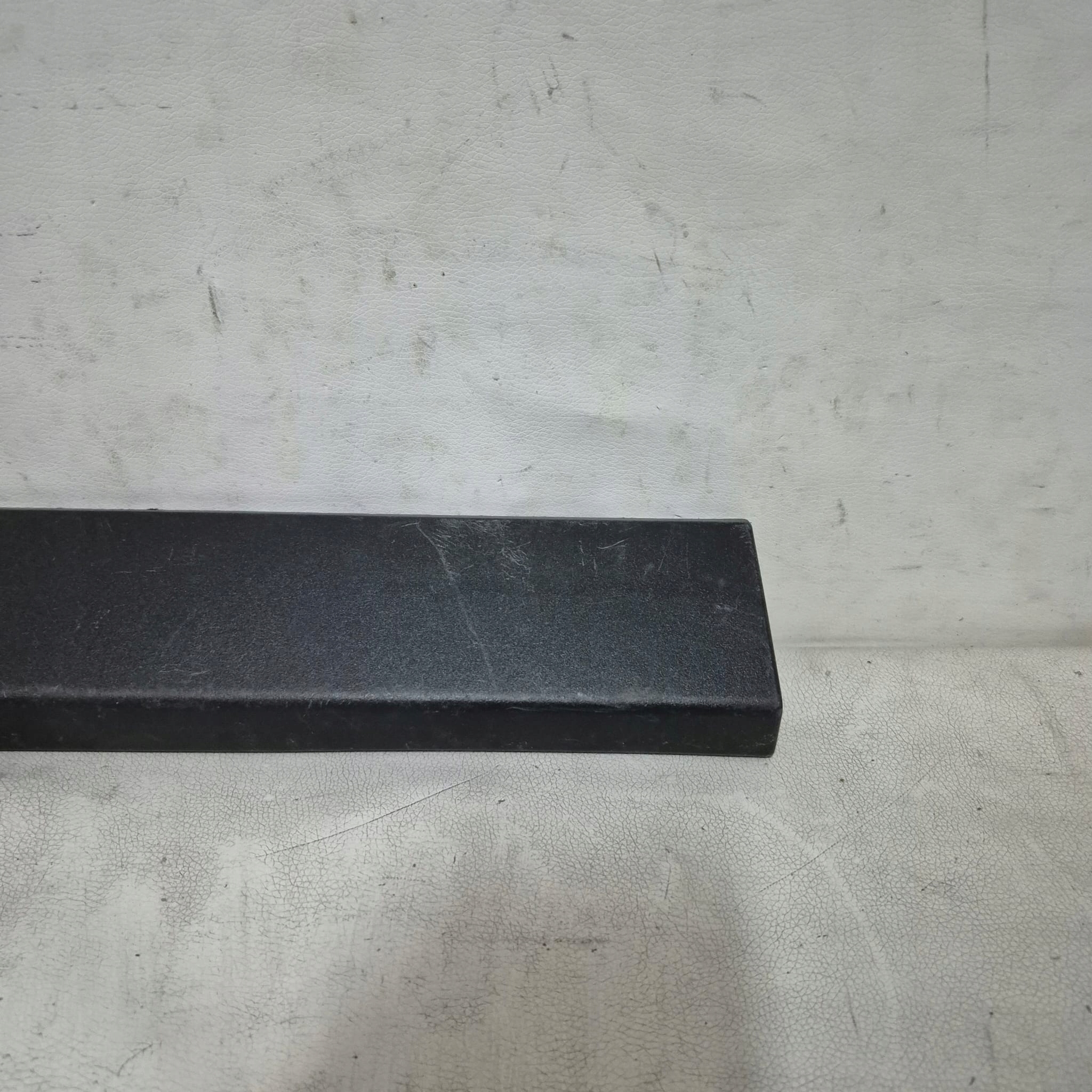 BMW X1 F48 15-22 moulding cap left rear part