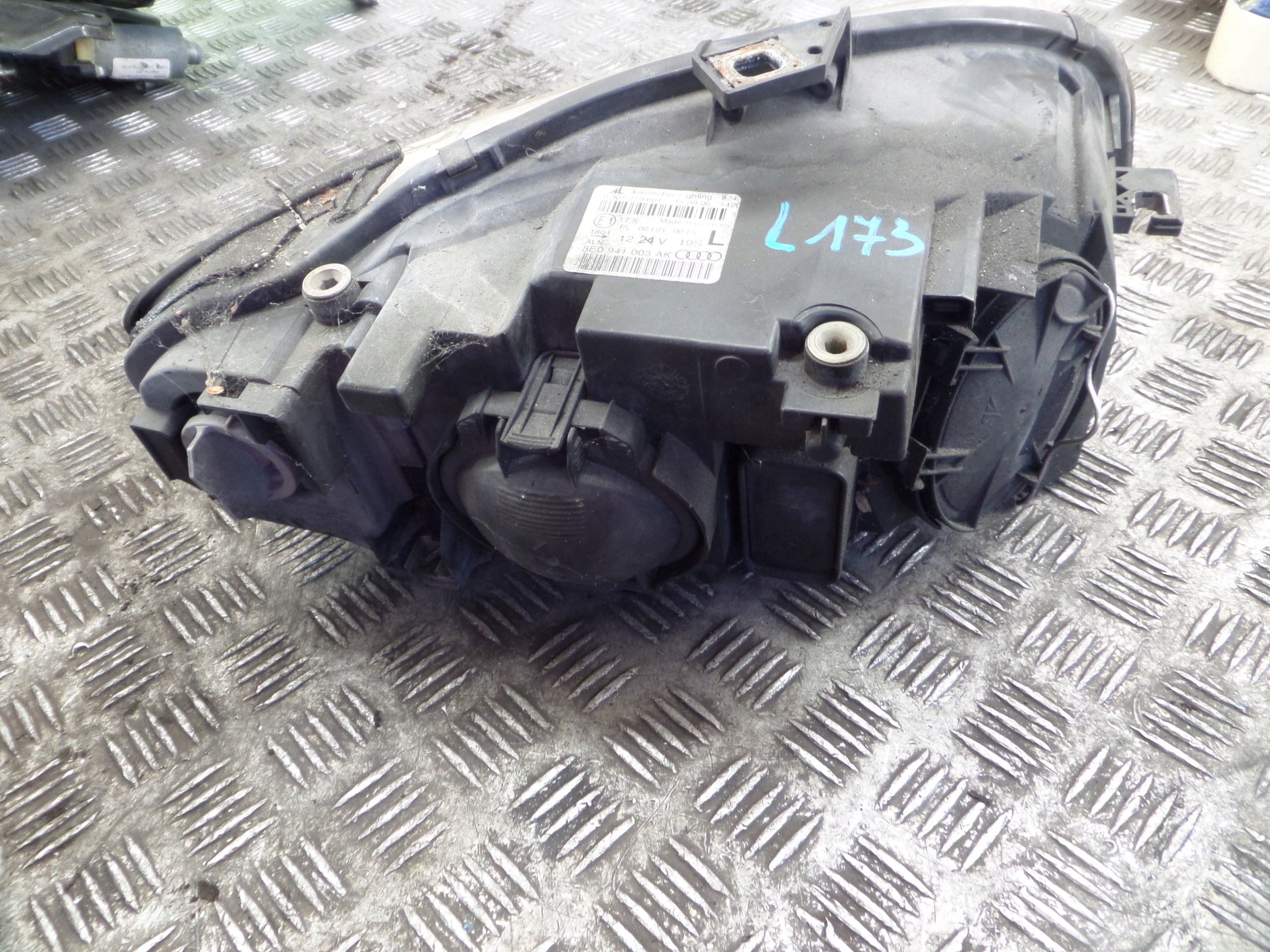 Licht links vorne vorne AUDI A4 B7 LATA 04-08 8E0941003AK UK