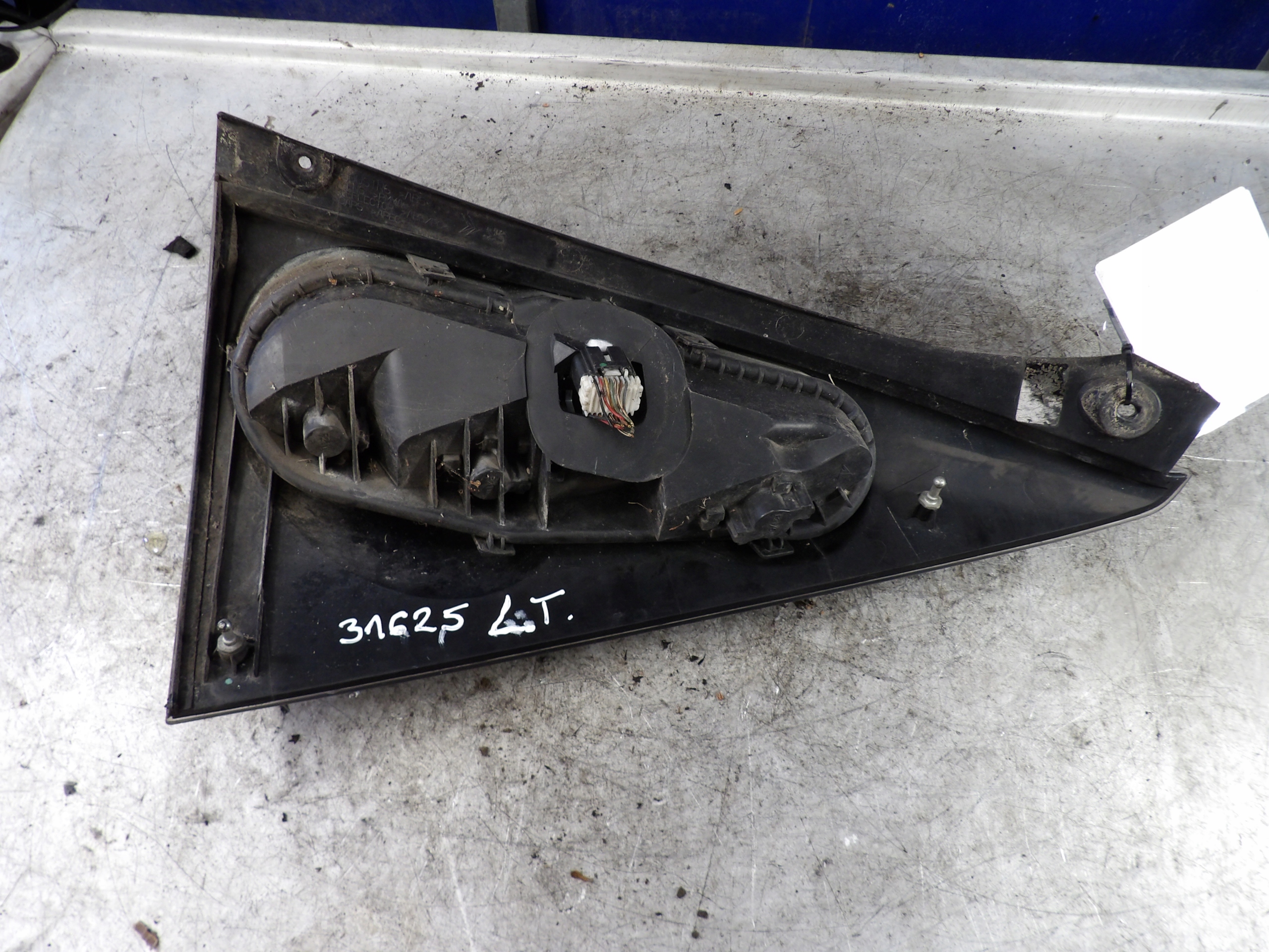 Citroen C1 and light rear left