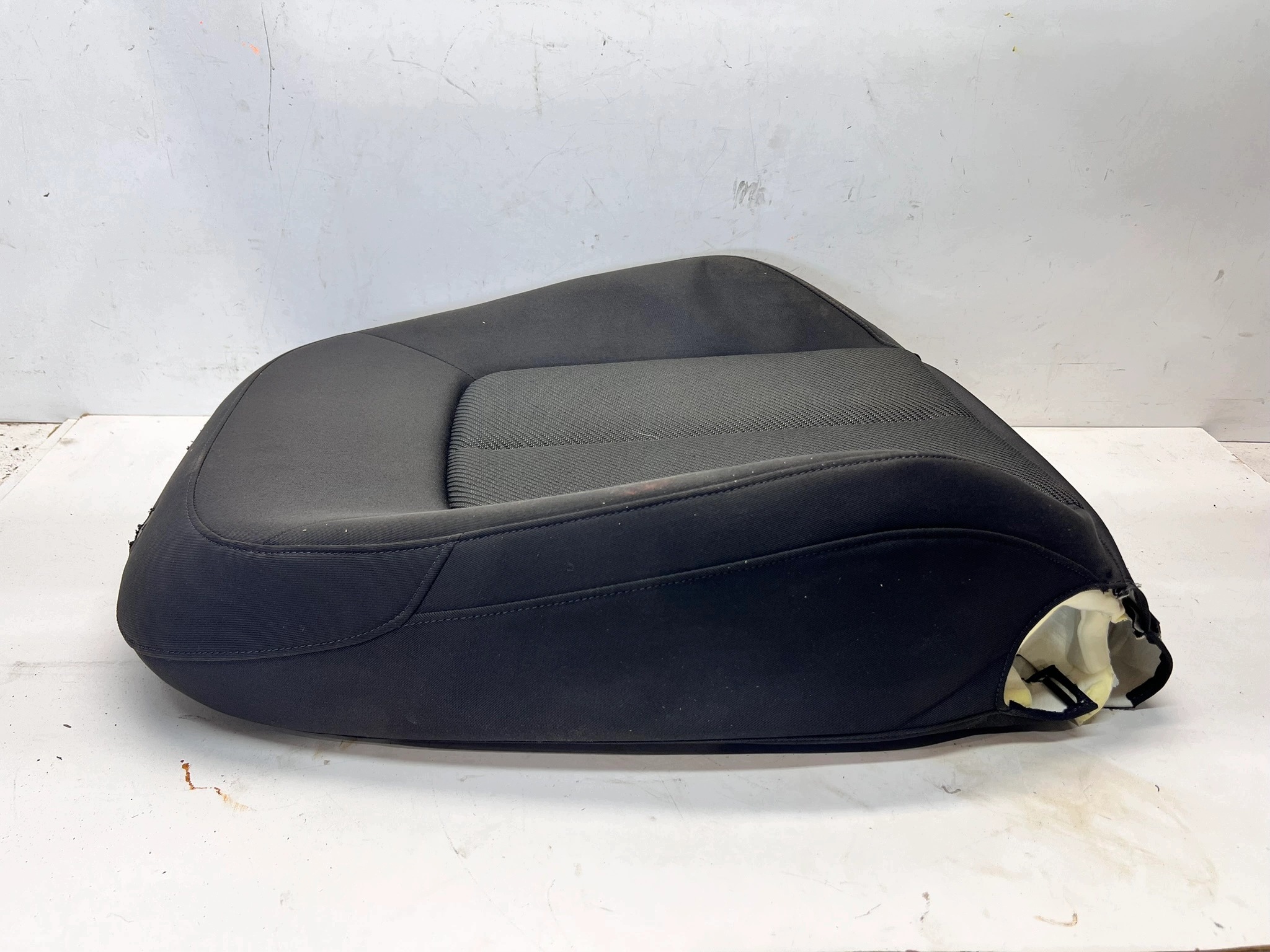 MATA GRZEWCZA seat left front OPARCIE MATERIAL AUDI A6 C8 4K0881805