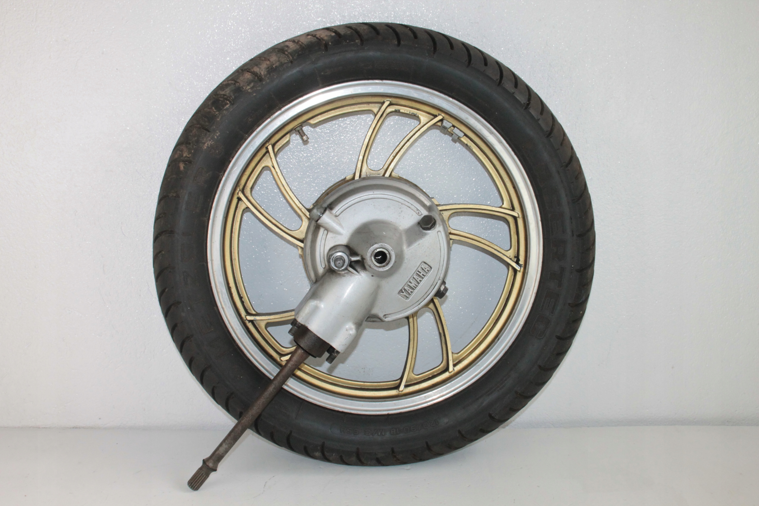 YAMAHA XJ 650 750 KOLO FELGA TYL KARDAN