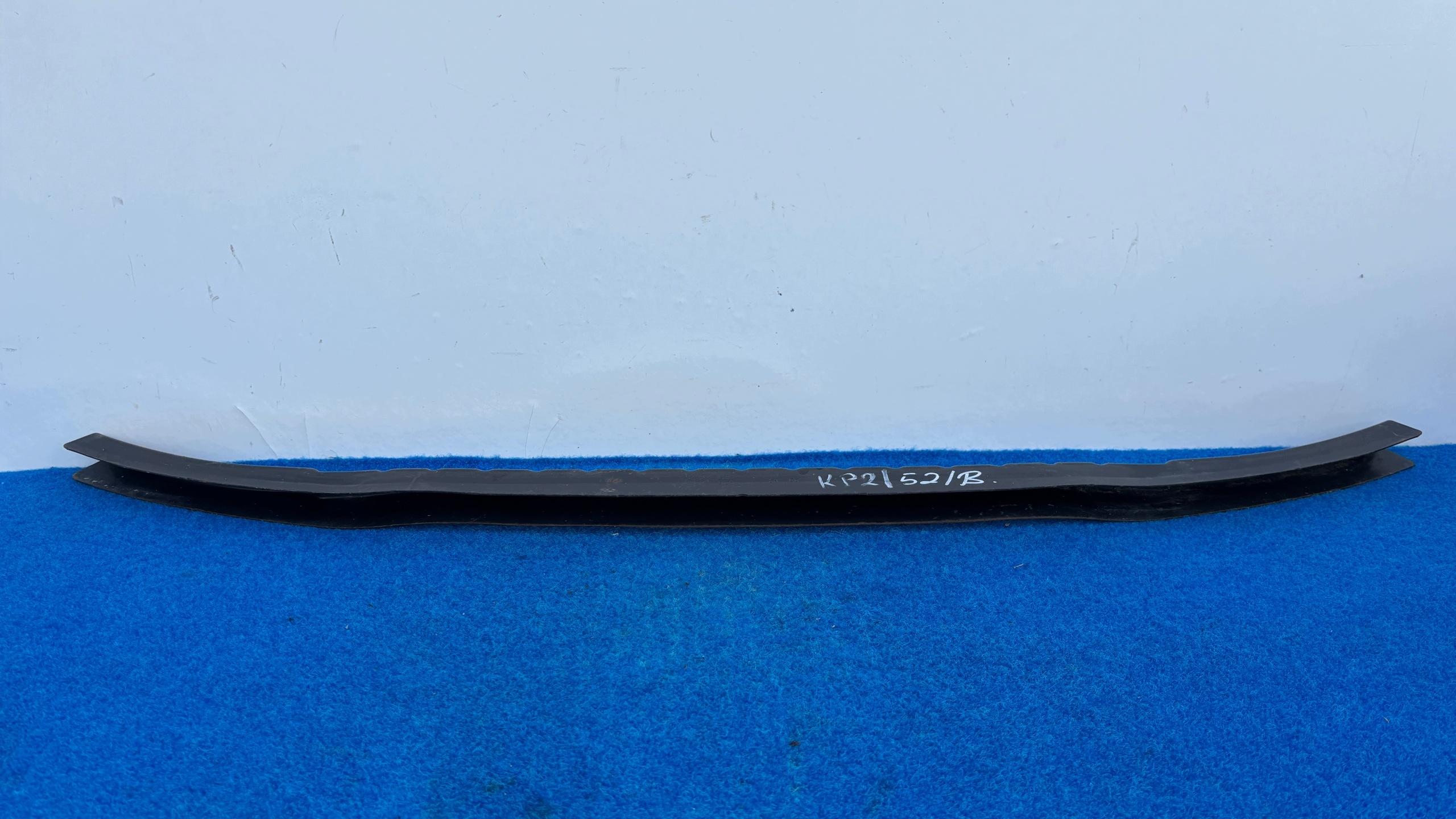 VW PASSAT B6 3C lower bumper support pillar 3C0807093 KP2/52B