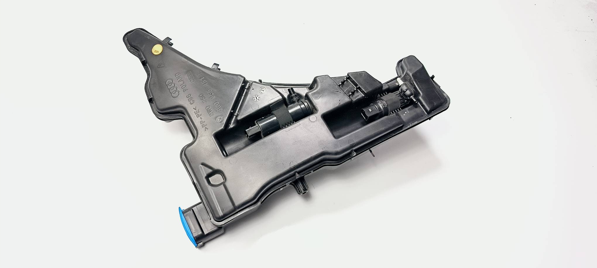 washer fluid tank 8W0955451L AUDI A4 B9 QUATTRO