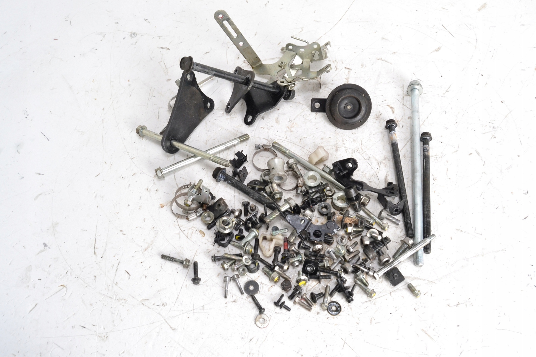 Śruby stelaż mocowanie HONDA CB 600 HORNET PC41