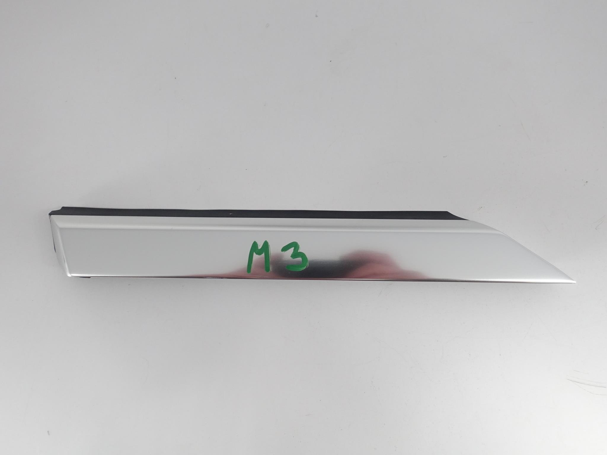 ROLLS-ROYCE WRAITH LISTWA PRAWA USZCZELKA PRZÓD