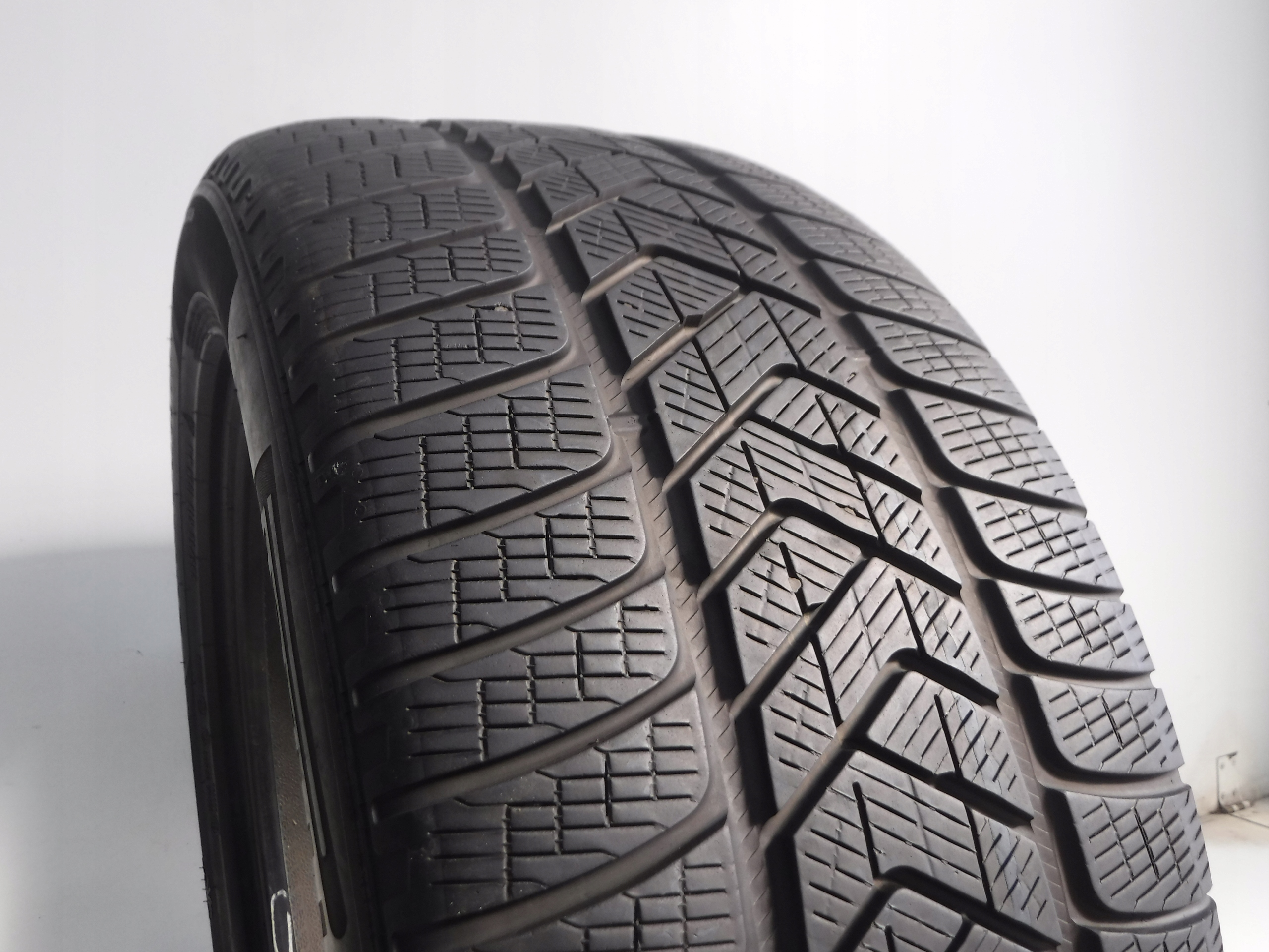 OPONA ZIMOWA PIRELLI SCORPION WINTER 255/50/19 103H MO M+S Model Scorpion Winter