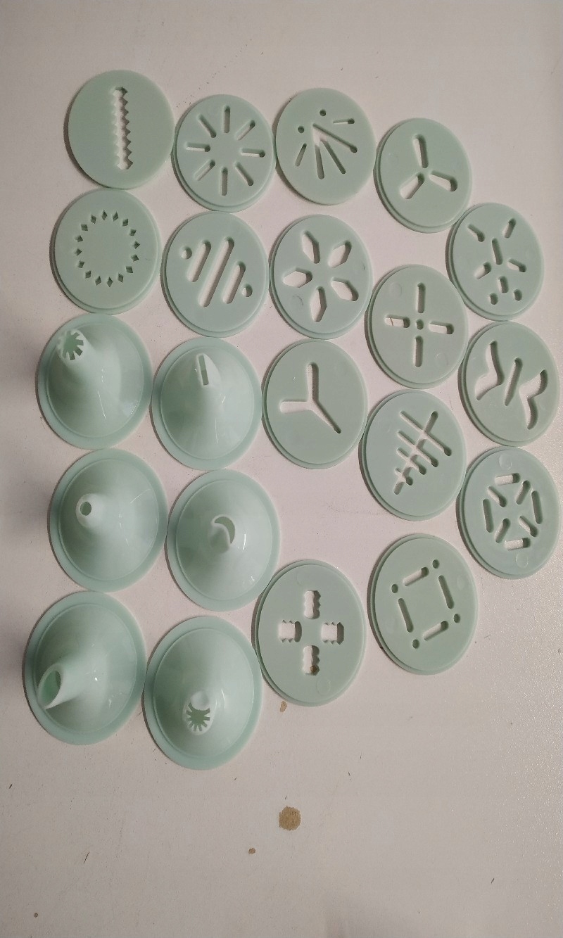 MASZYNKA DO CIASTEK Z WYMIENNYMI TARCZAMI NEED IT Rodzaj wykrawacz