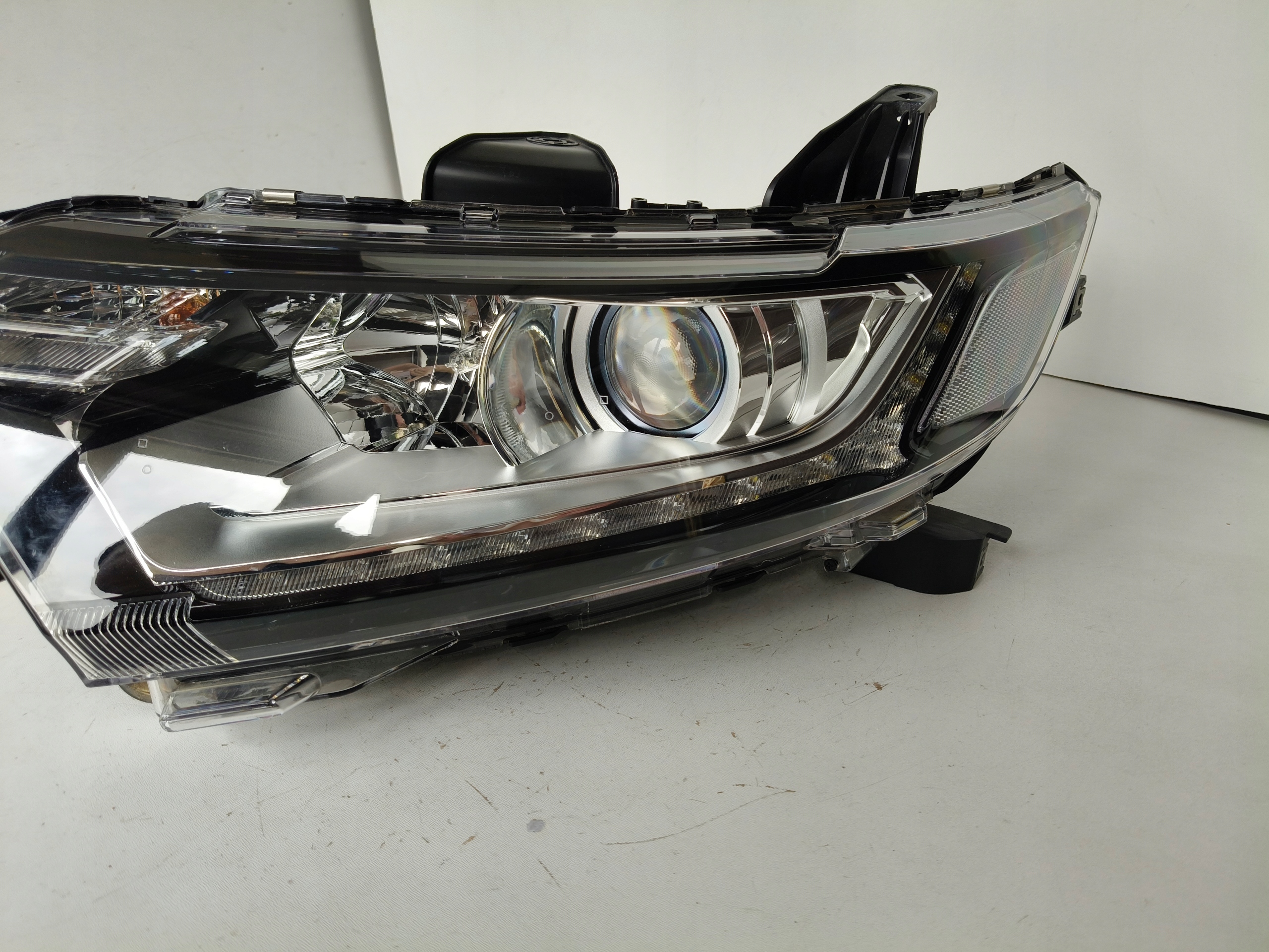 light left REFLEKTOR MITSUBISHI OUTLANDER III 15- LIFT LED