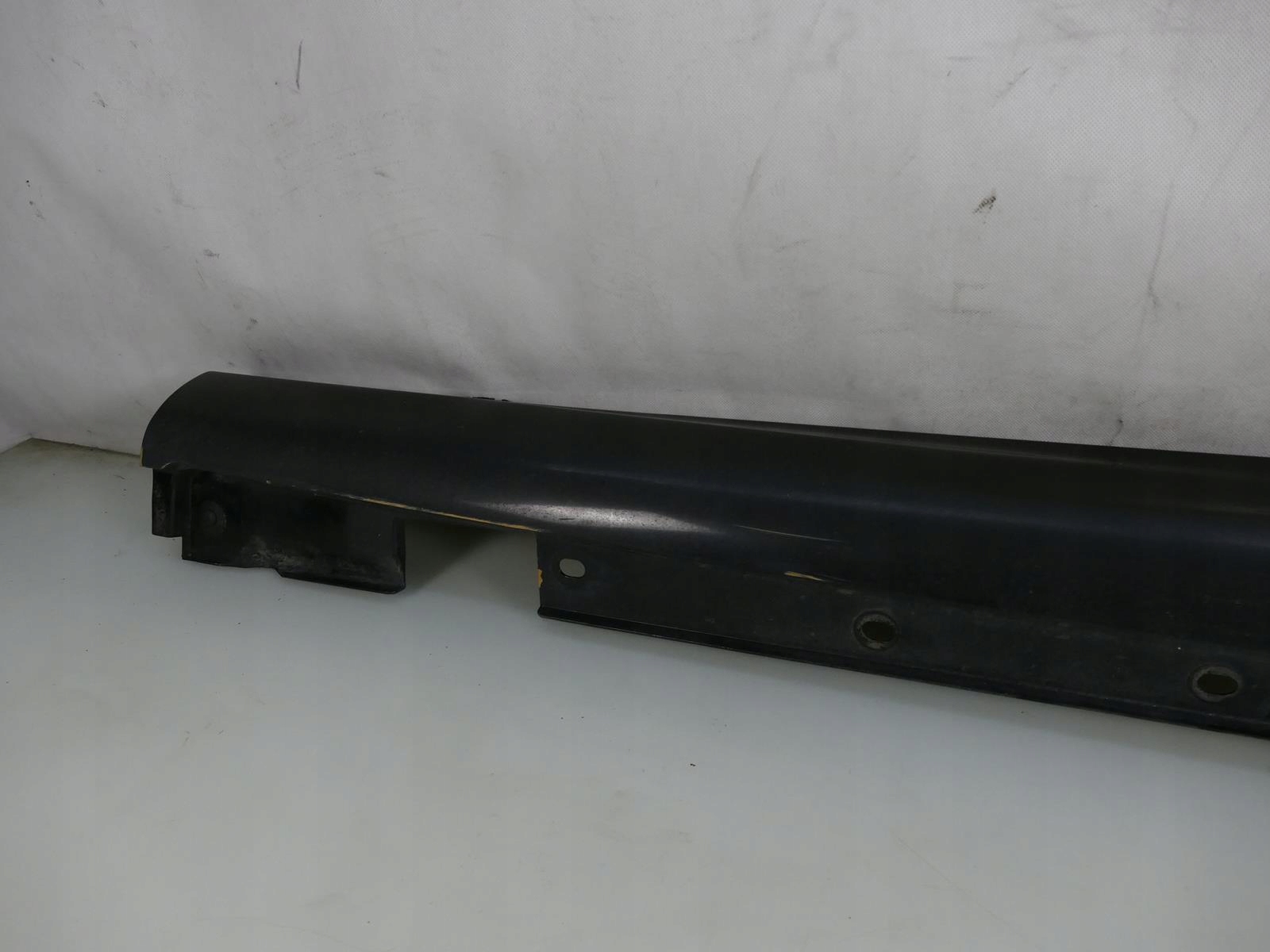 MERCEDES W209 C209 LIFT AMG moulding threshold left cap 197