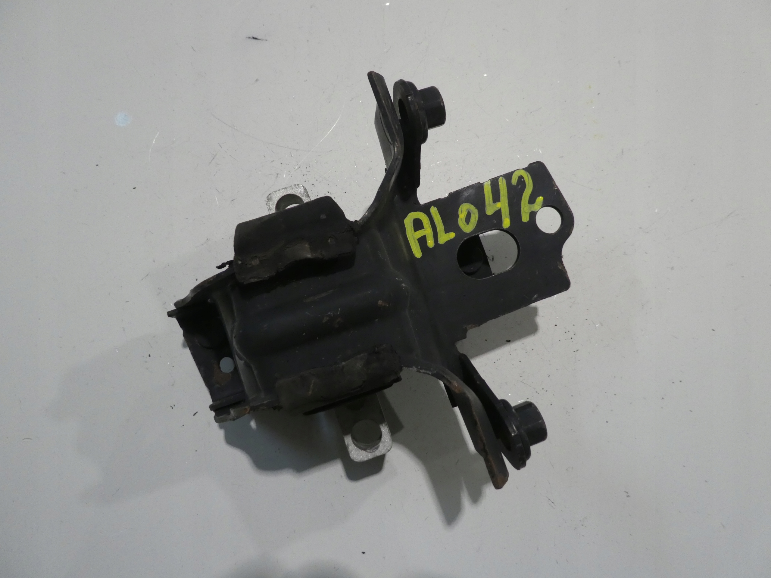 engine mount VW POLO 9N 6Q0199555AR