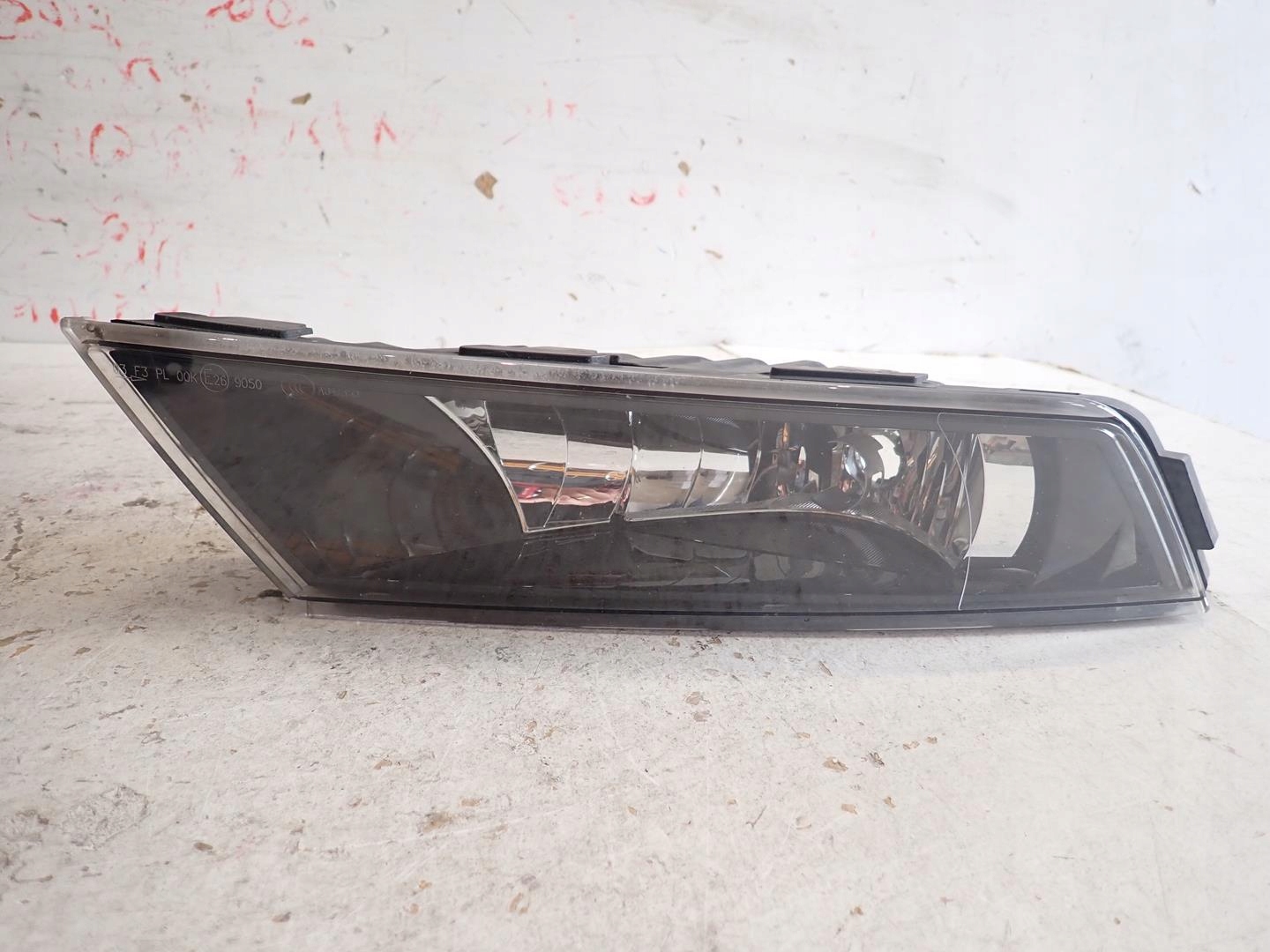 fog light left SKODA SUPERB III 2015- 3V0941699