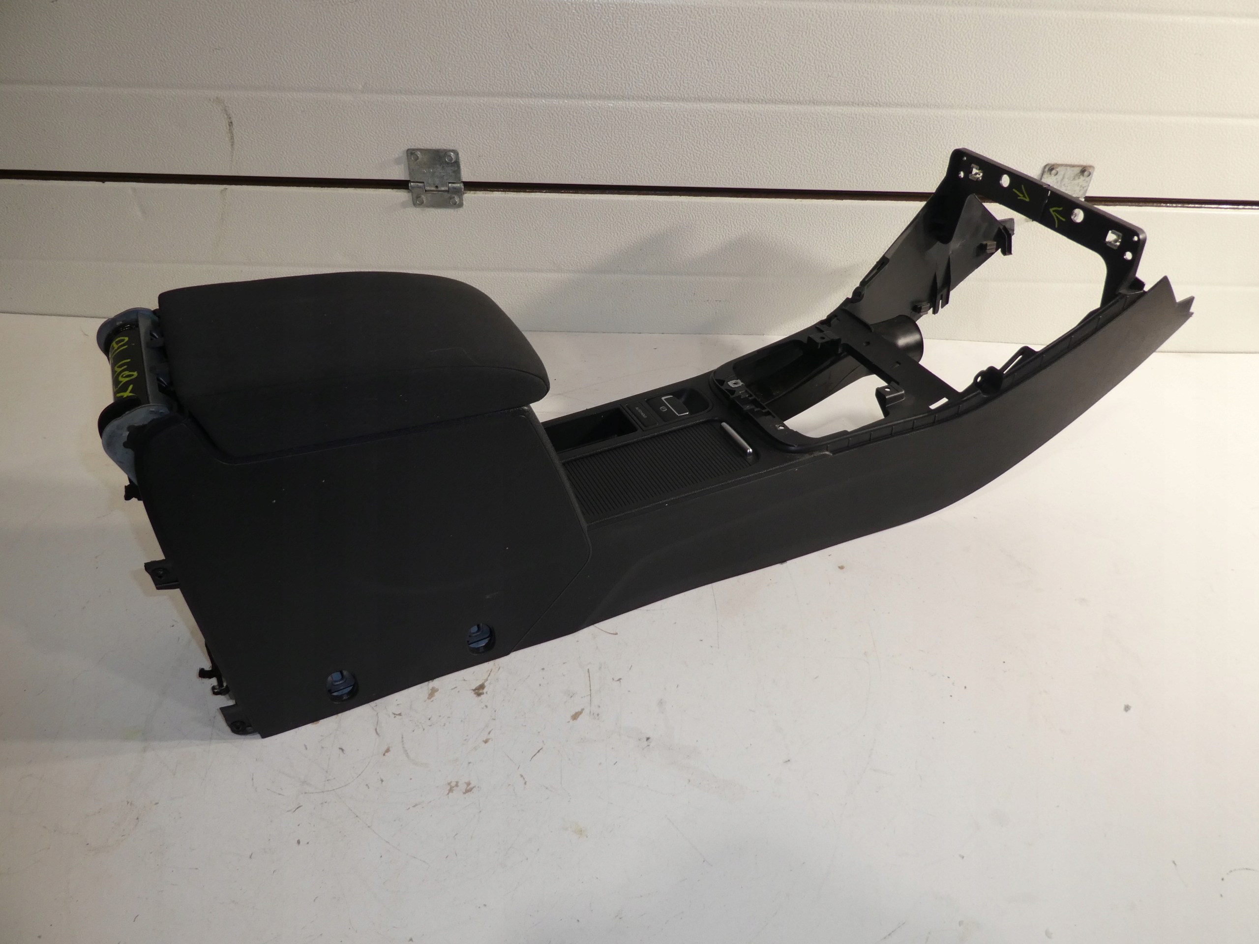 TUNEL armrest VW TIGUAN plus 5NO864251B