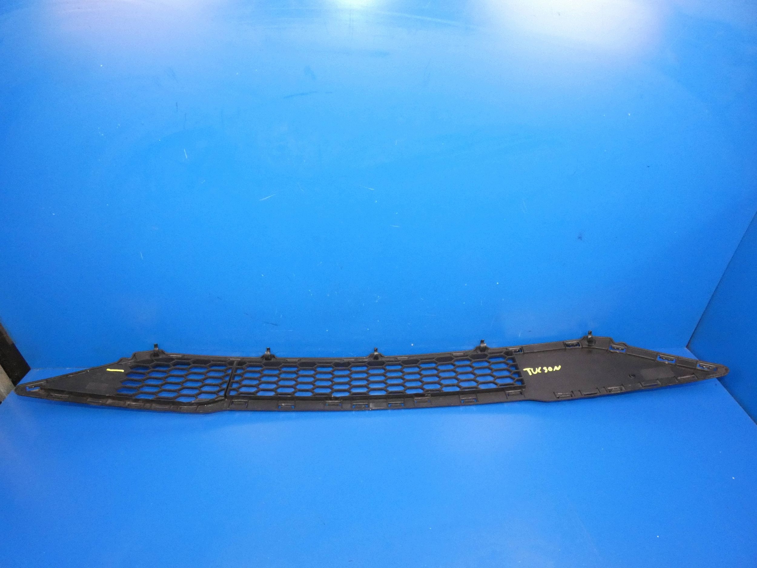 HYUNDAI TUCSON III grid of a bumper front front lower