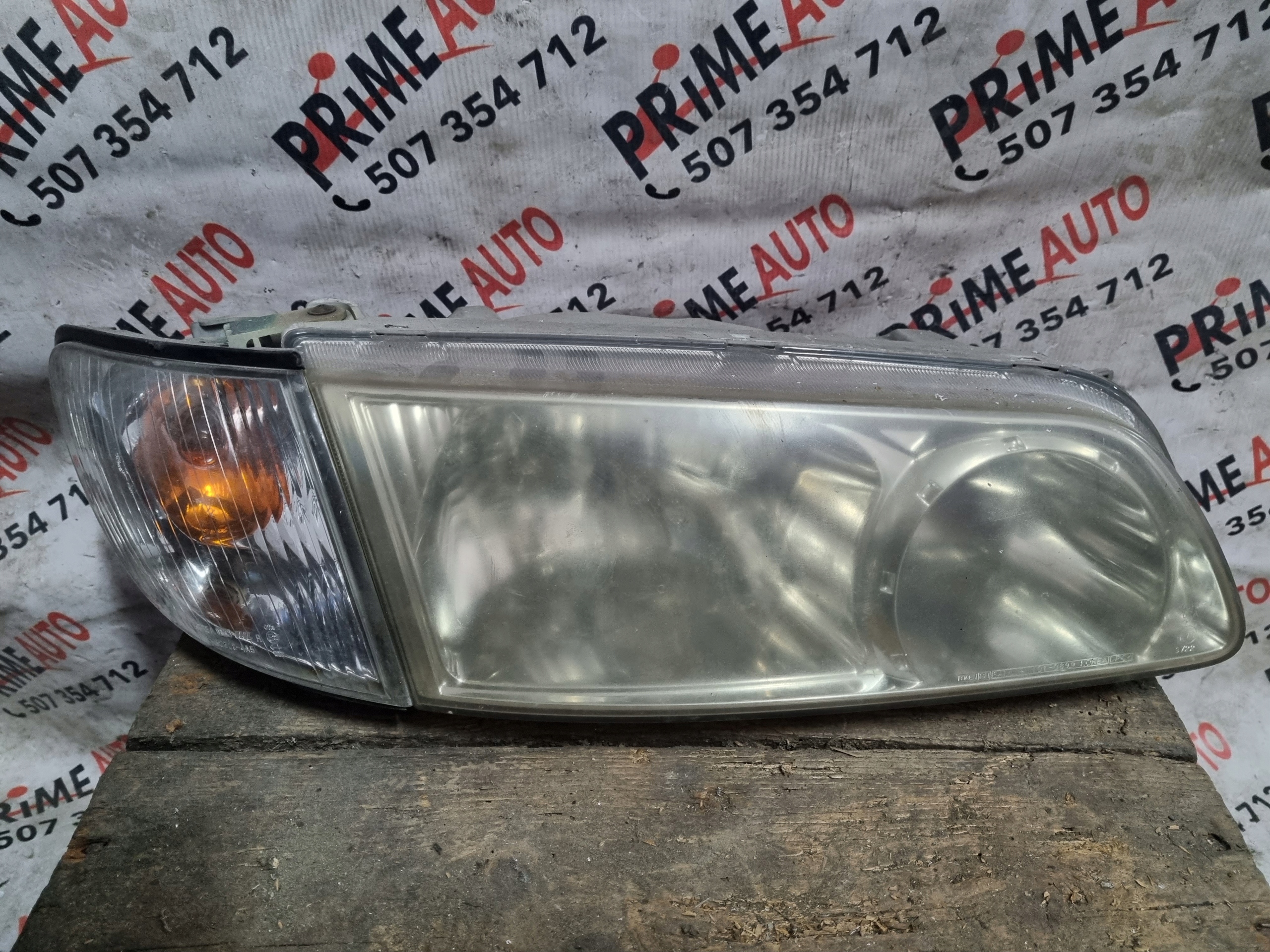 HYUNDAI H200 ФАРА ФАРИ ПРАВИЙ ПЕРЕД EU