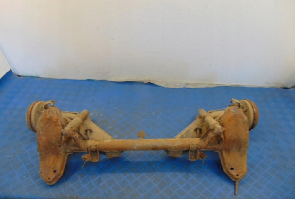 FIAT CINQUECENTO TYLNE BELKA KOMPLETNA