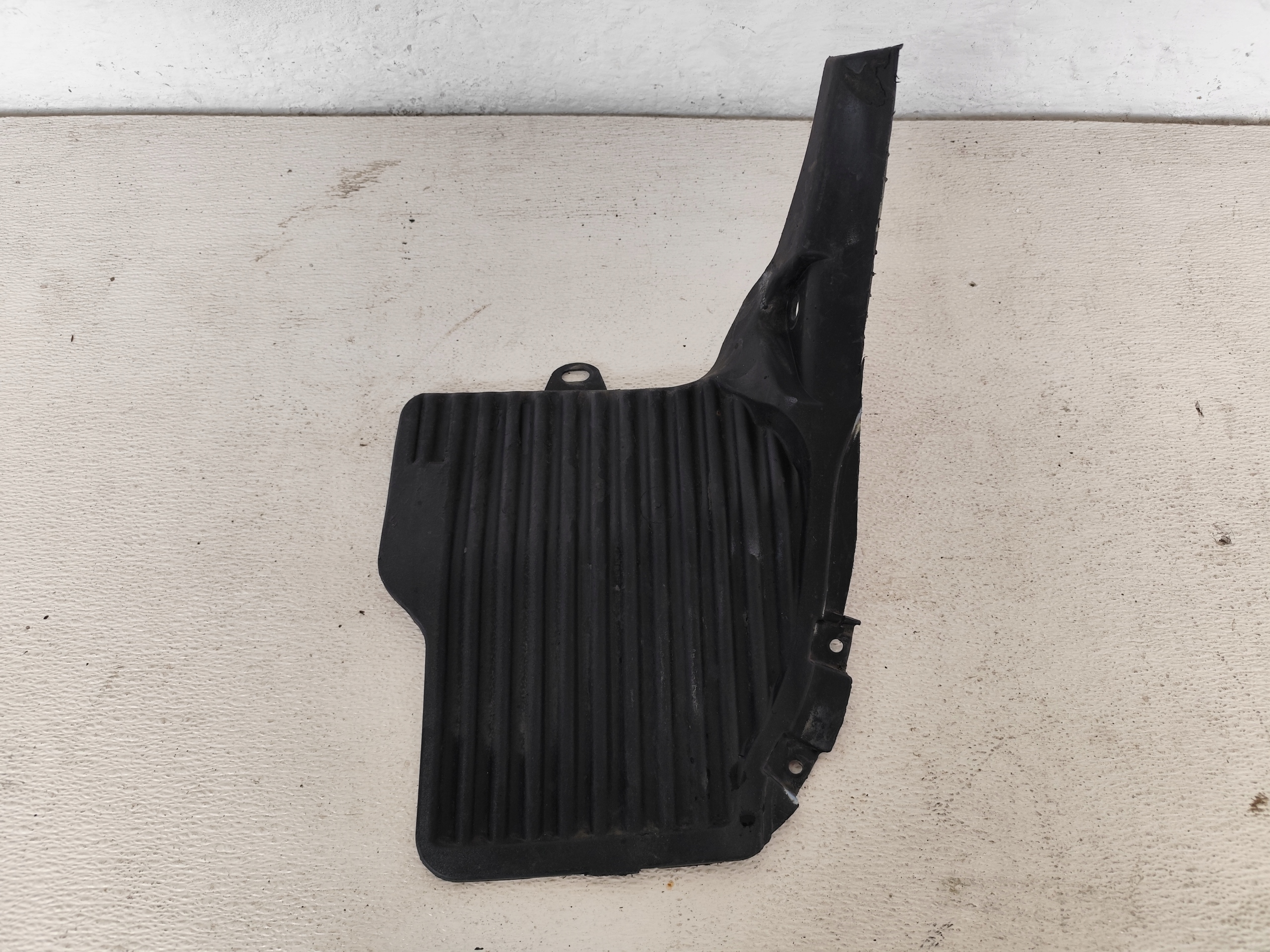 KIA PICANTO II 2013 mudguard rear. left