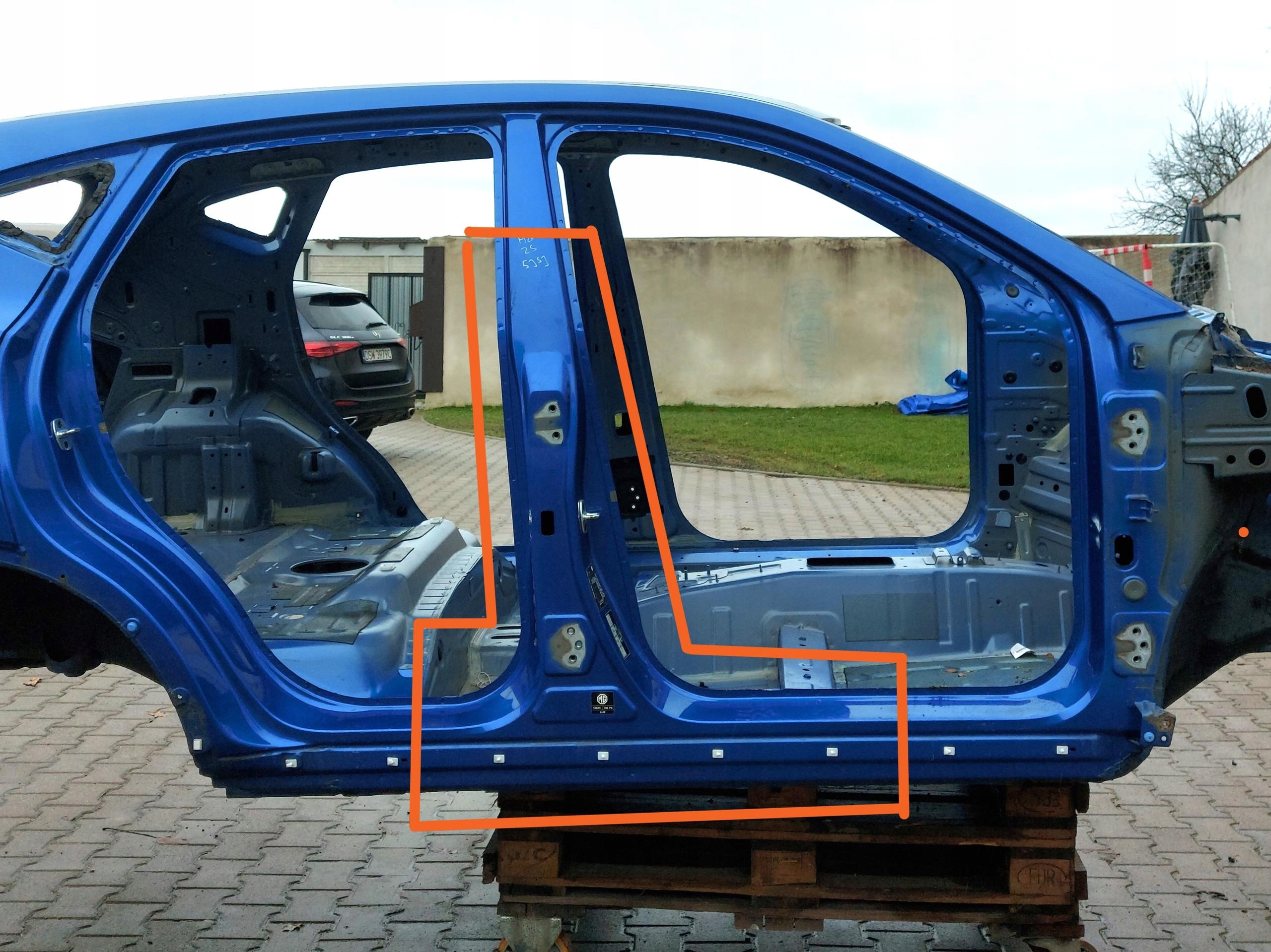 MG ZS threshold pillar right 5JSJ ZSProgslupekprawy5JSJ