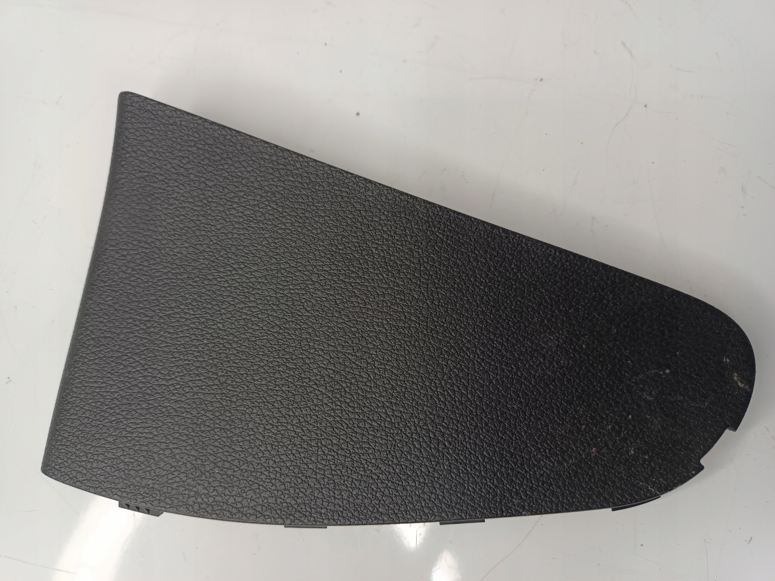 ZAŚLEPKA BOCZKA KLAPY TYŁ KIA CEED III PRAWA