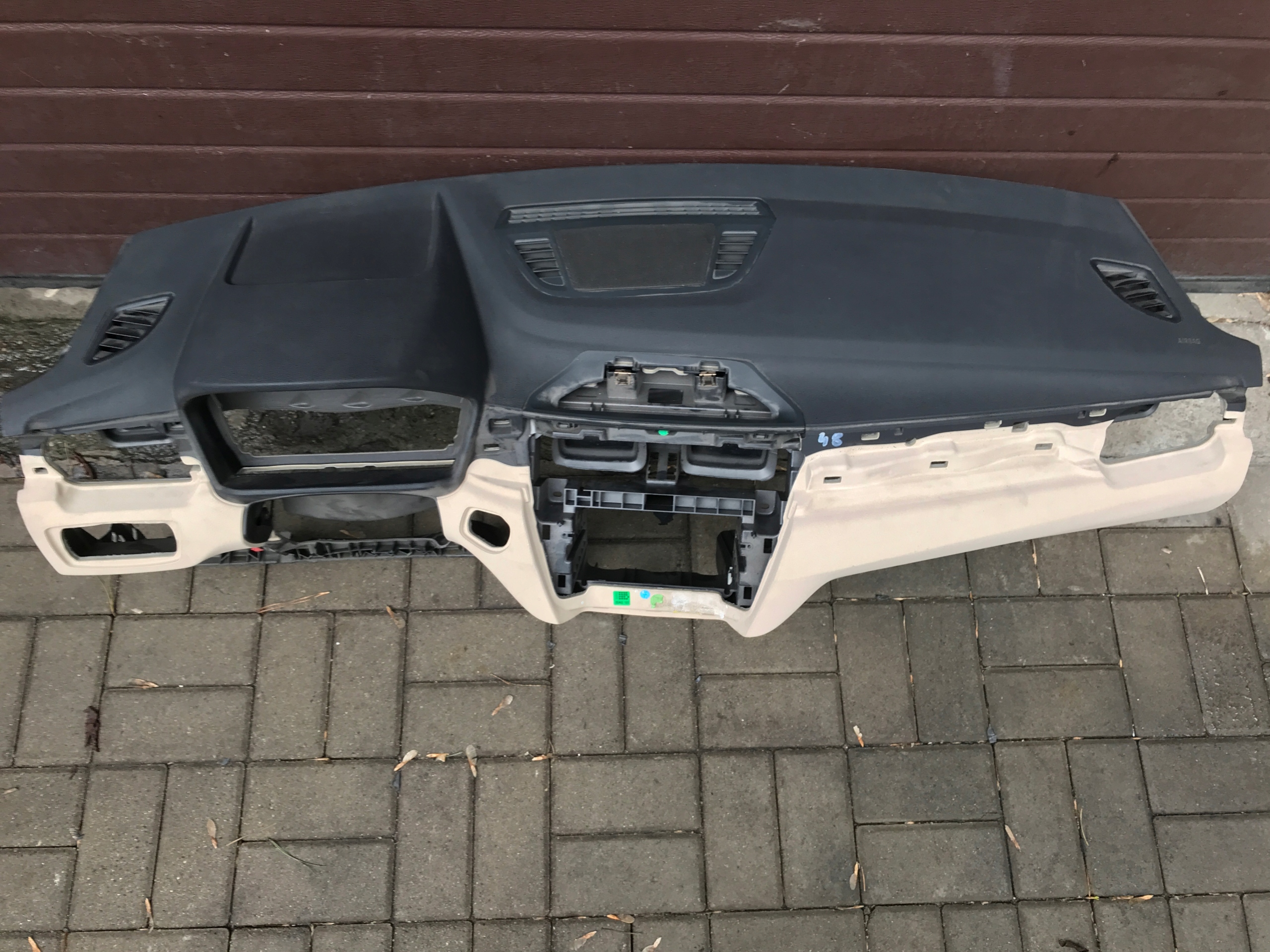 Торпеда консоль подушка BMW X1 F48