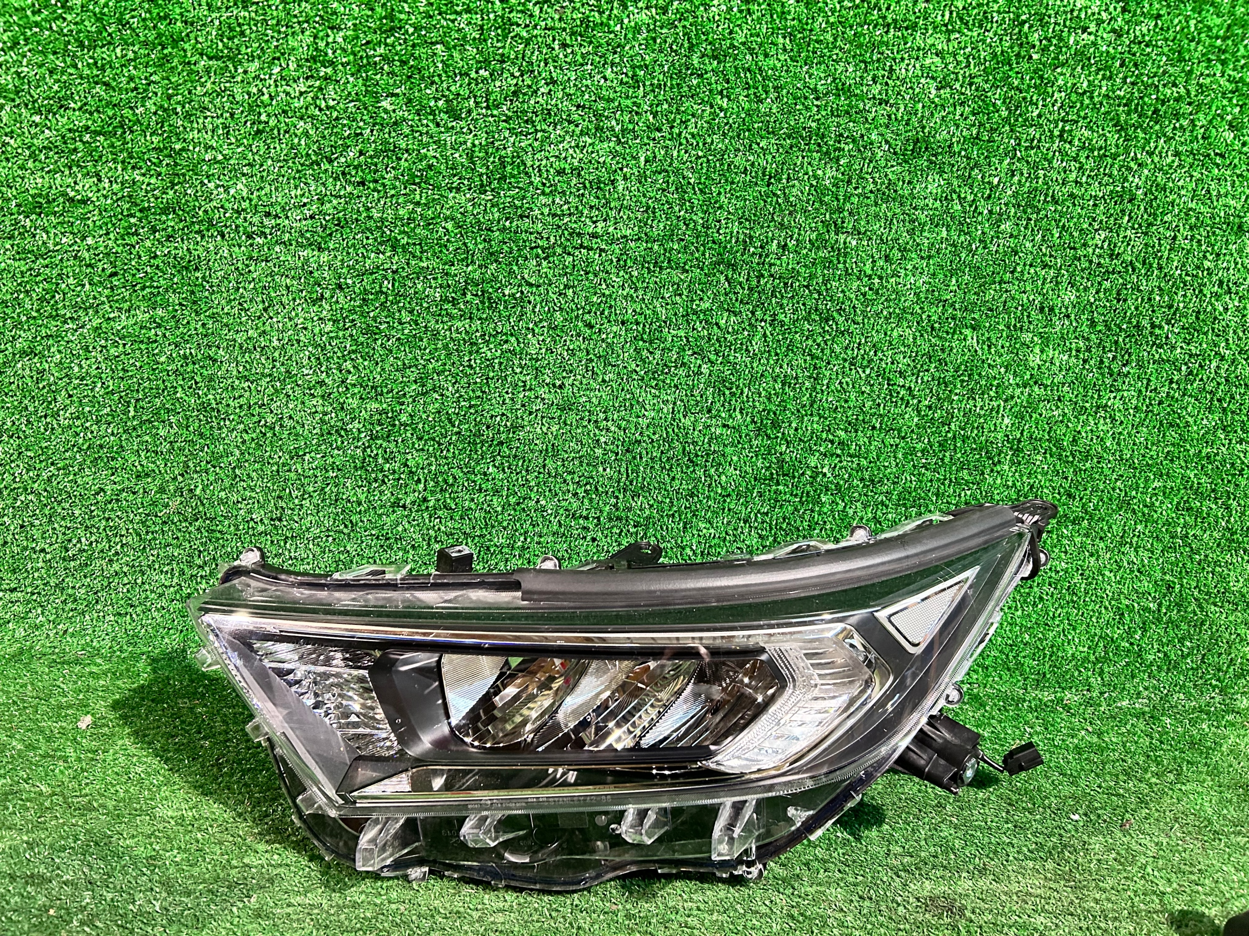 REFLEKTOR left TOYOTA RAV4 V FULL LED