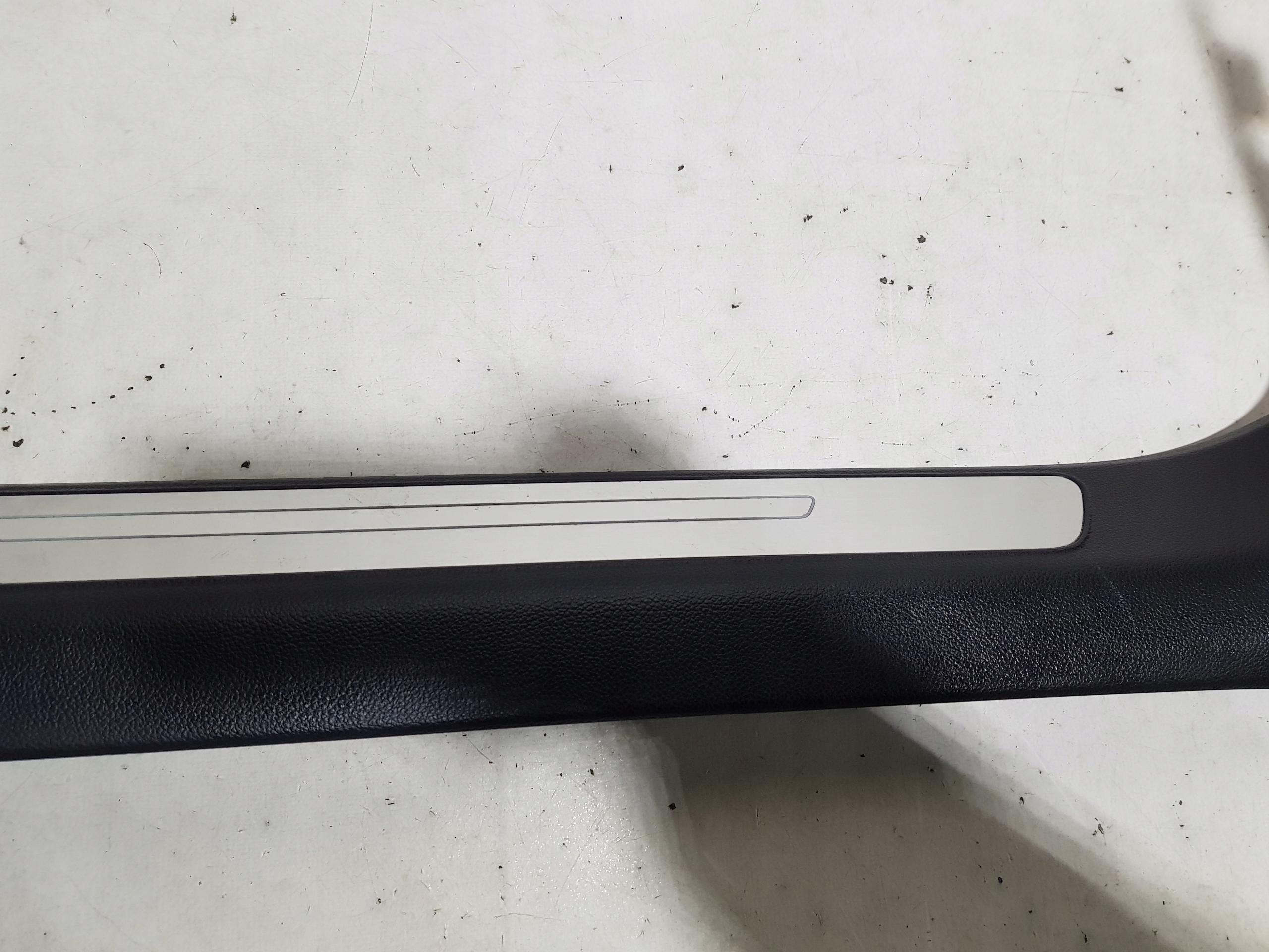 moulding cover cap of the threshold AUDI A8 D4 left front left front