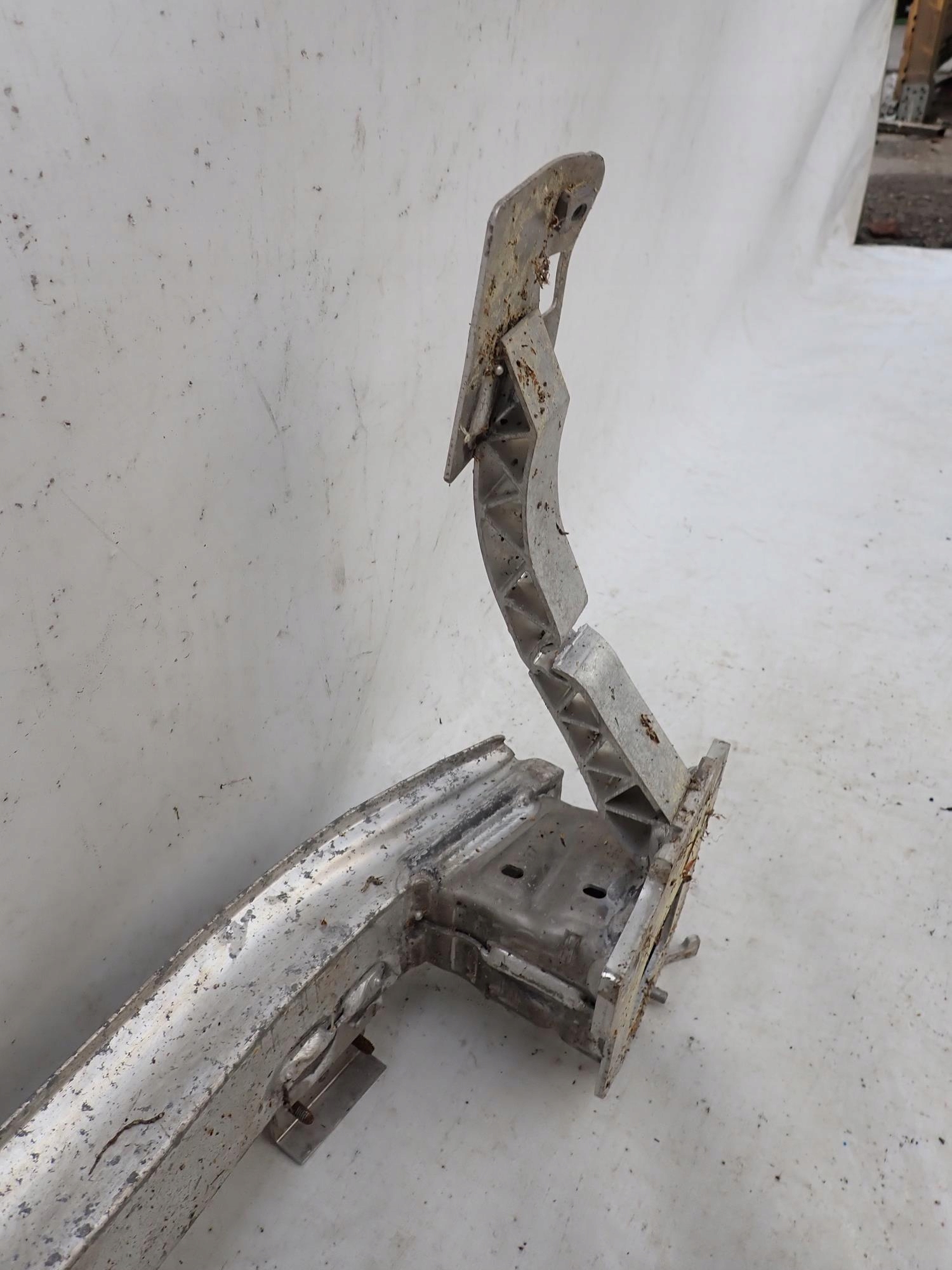 PEUGEOT 208 and 1 12-19 bumper support front front