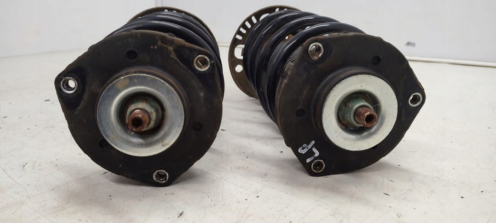shock absorber spring front Seat Ibiza 6L LIFT 1,4 16V