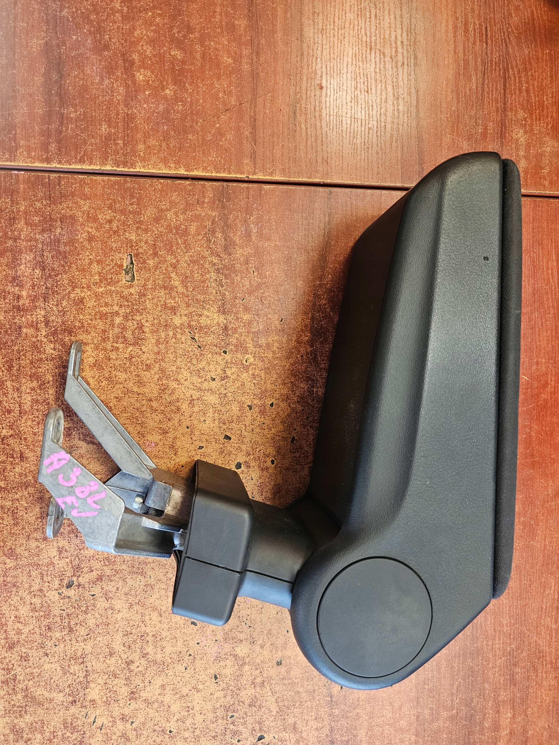 Подлокотник AUDI A3 8L