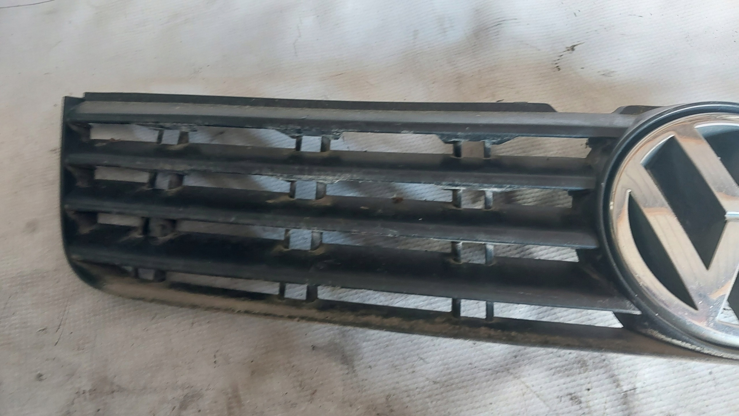 grille grid grill of a bumper front VW PASSAT B5 1996-2000 3B0853653C