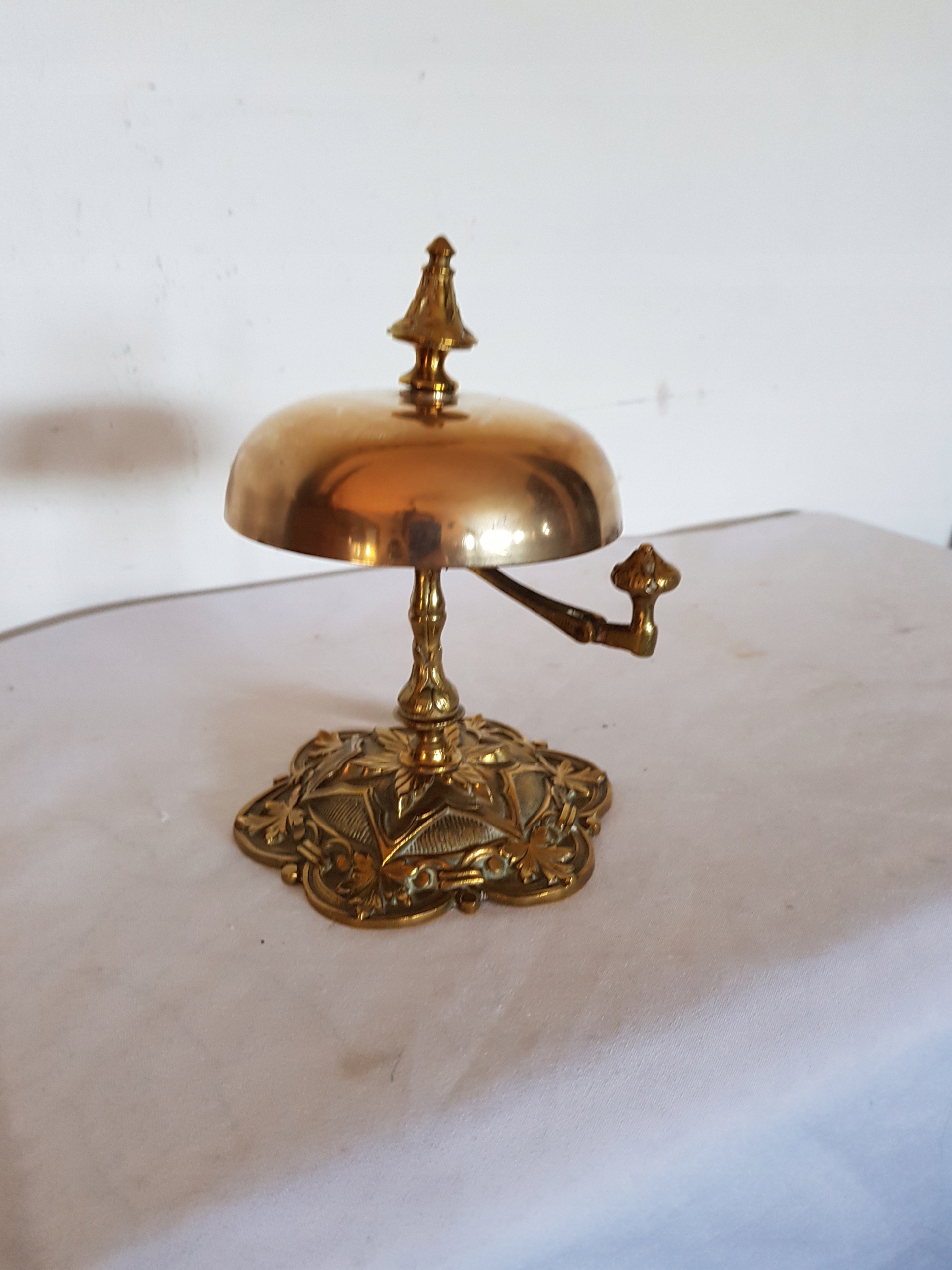 Dzwonek hotelowy mosiężny