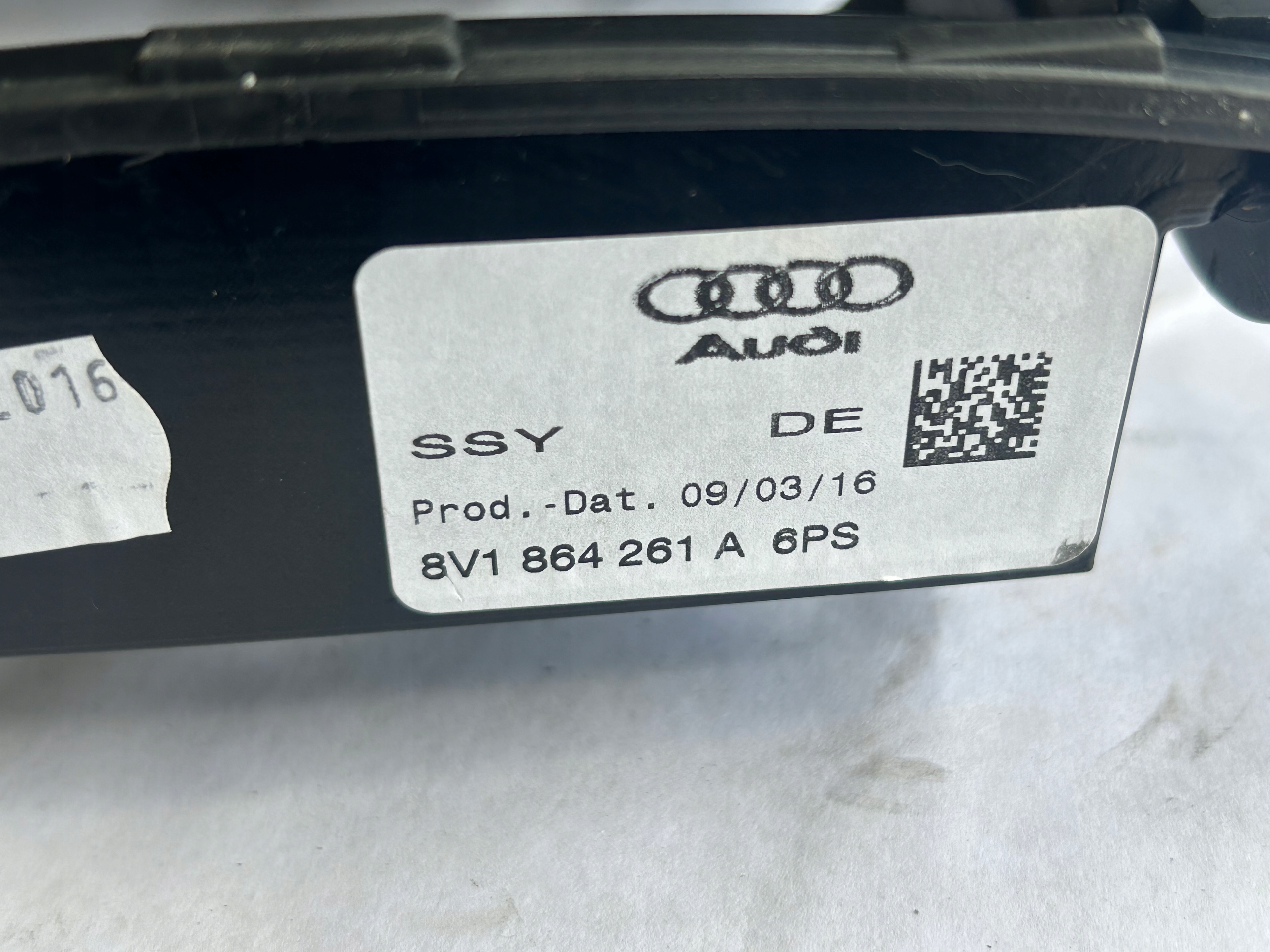 AUDI A3 8V cover frame TUNEL 8V1864261A