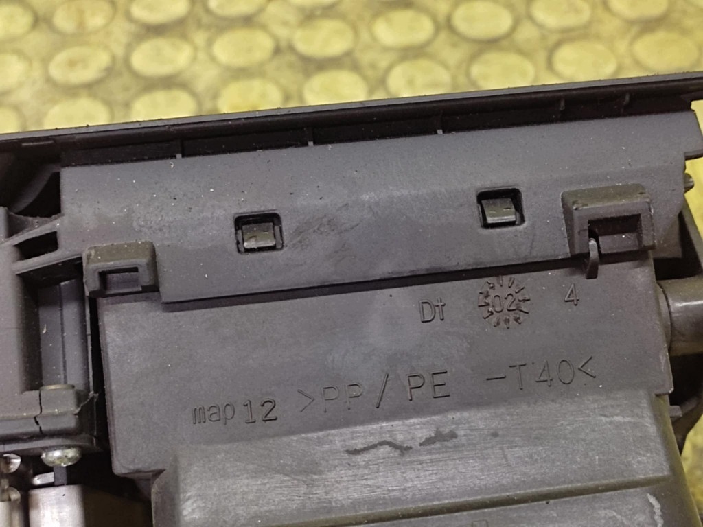 OPEL VECTRA C display mřížky ventilace 6591550302A