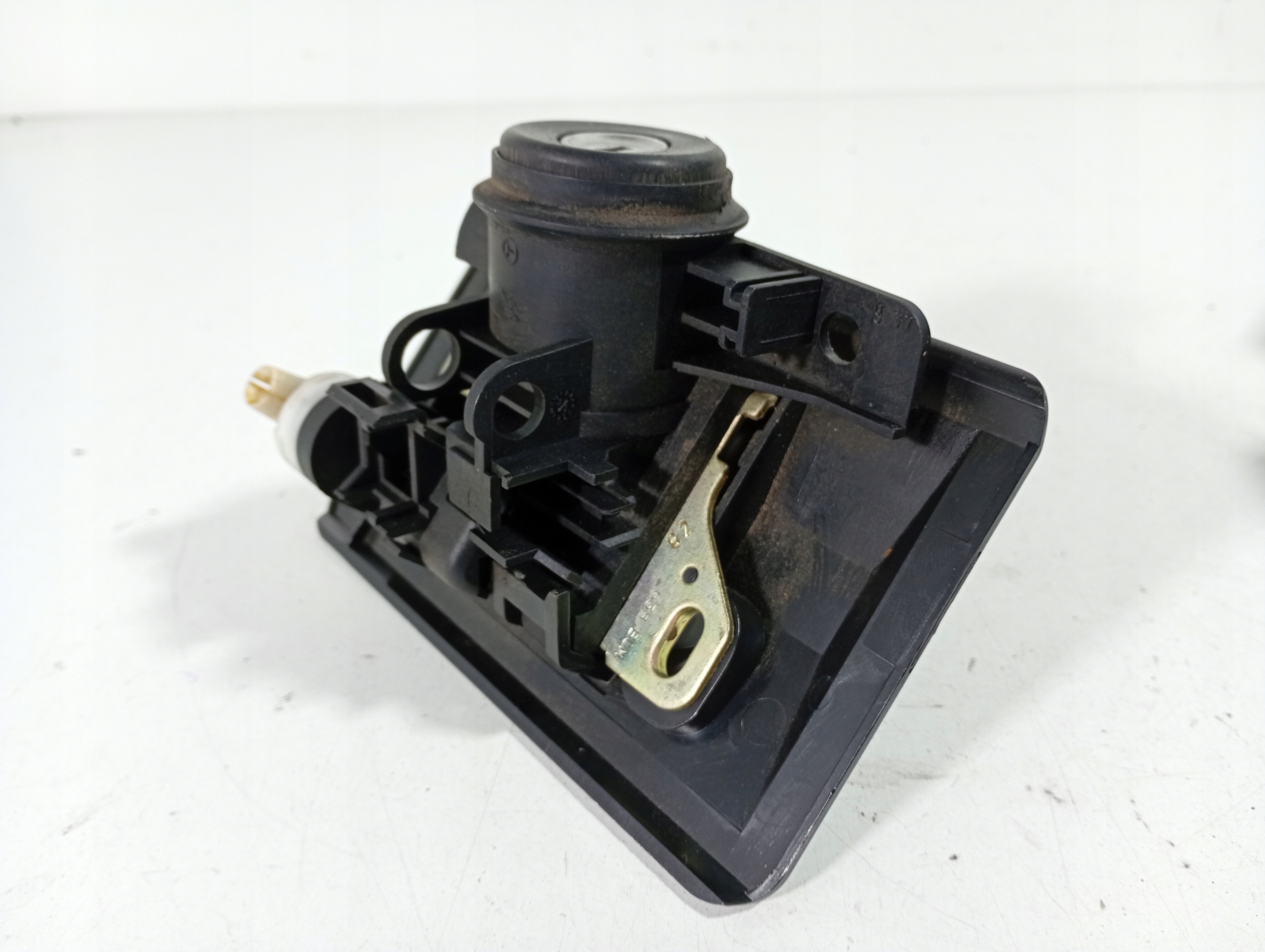 MERCEDES W210 E klasa 95-02 lock bonnet boot rear rear part