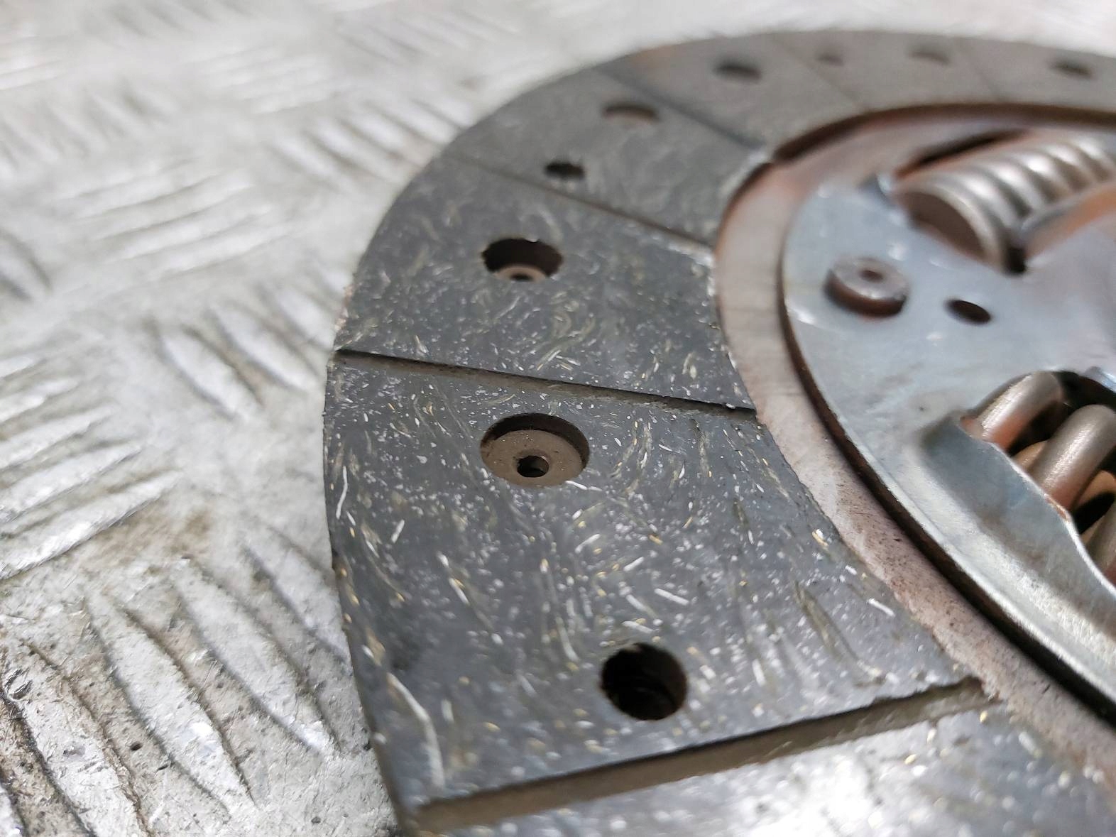 Embrayage Disque + de pression + LOZYSKO OPOROWE MAZDA 323F BJ 2.0 TD