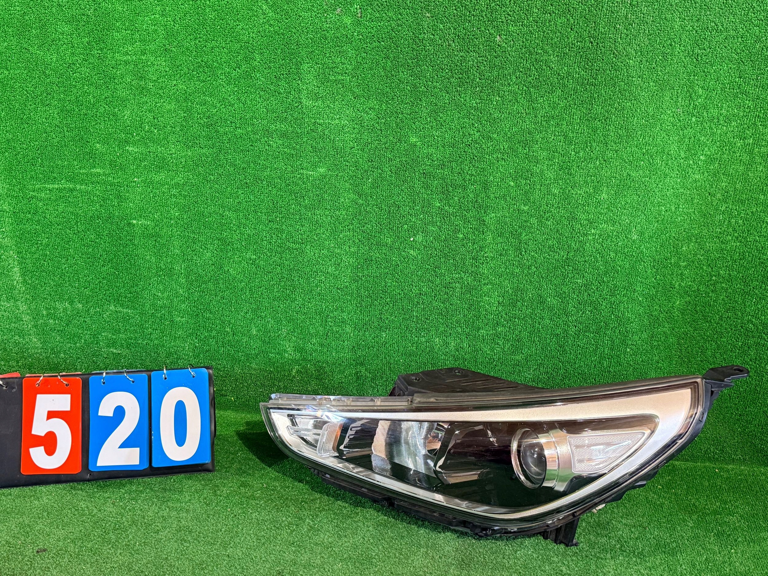 REFLEKTOR left HYUNDAI I30 III without doswietlenia nr:520
