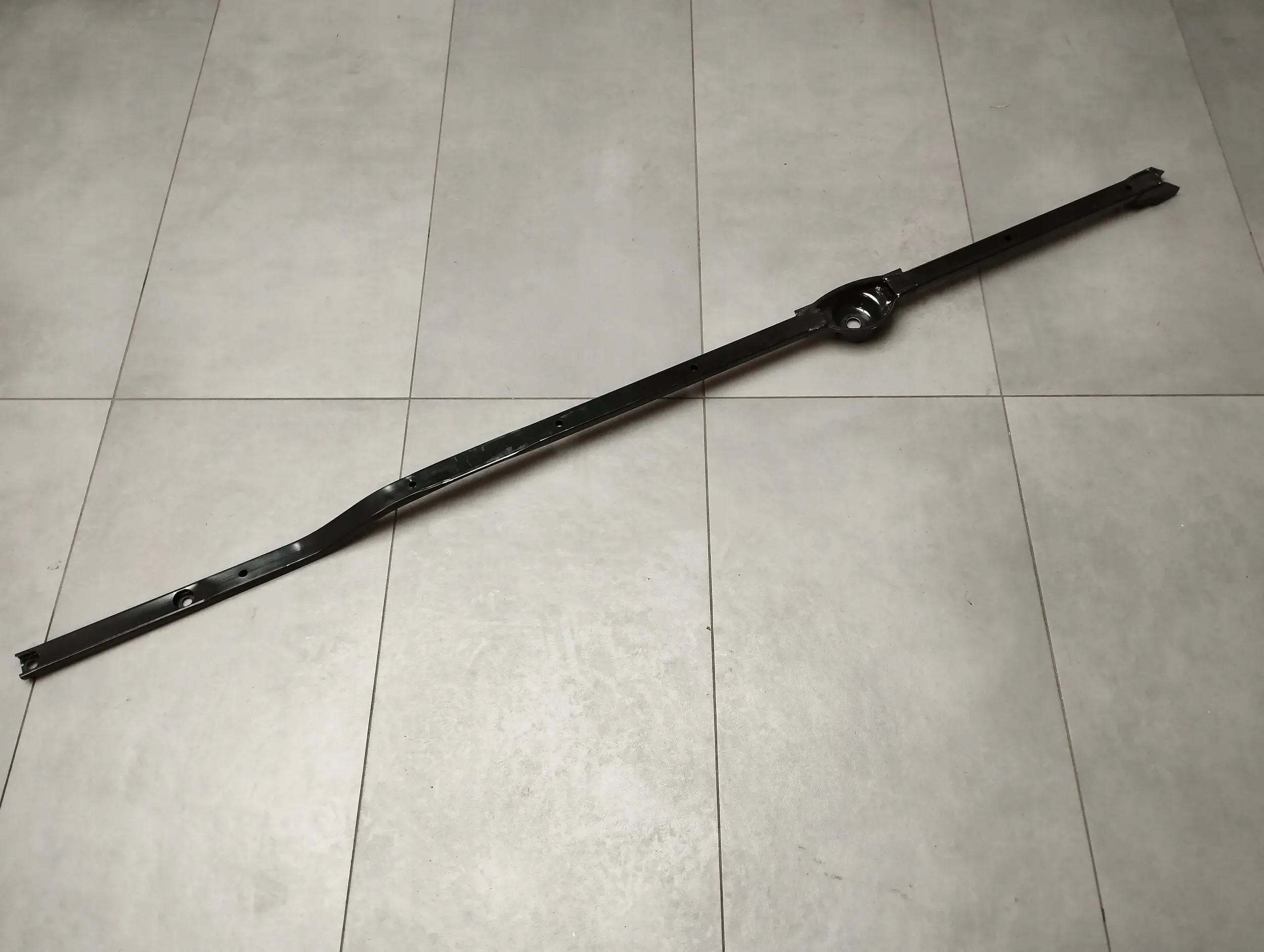 Audi A8 4N D5 распорка кронштейн 4N0813383F