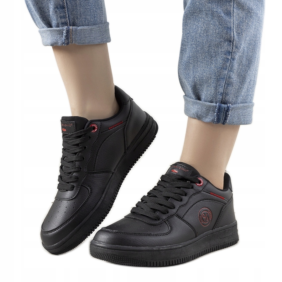 

Czarne sneakersy damskie Cross Jeans r.38