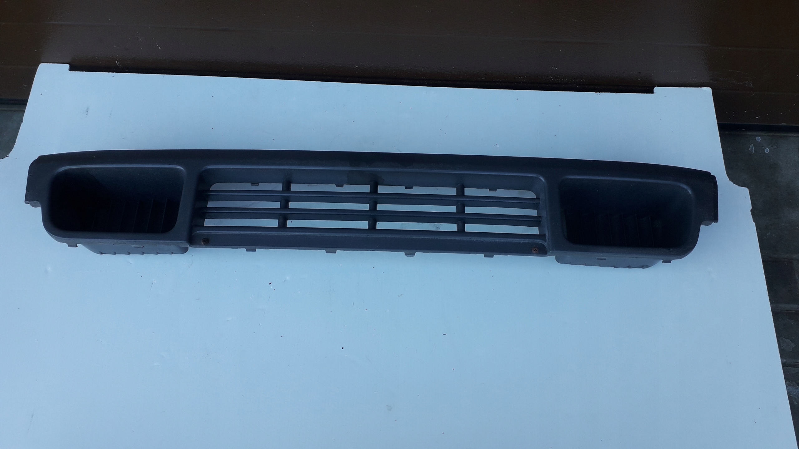 VW T5 grid of a bumper 7H0807719