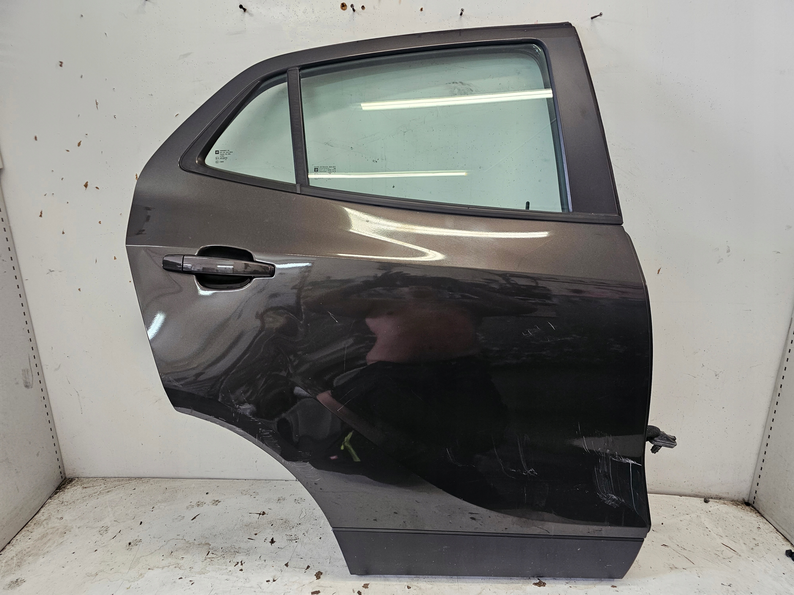 OPEL MOKKA DRZWI PRAWY TYL PRAWE TYLNE Z190