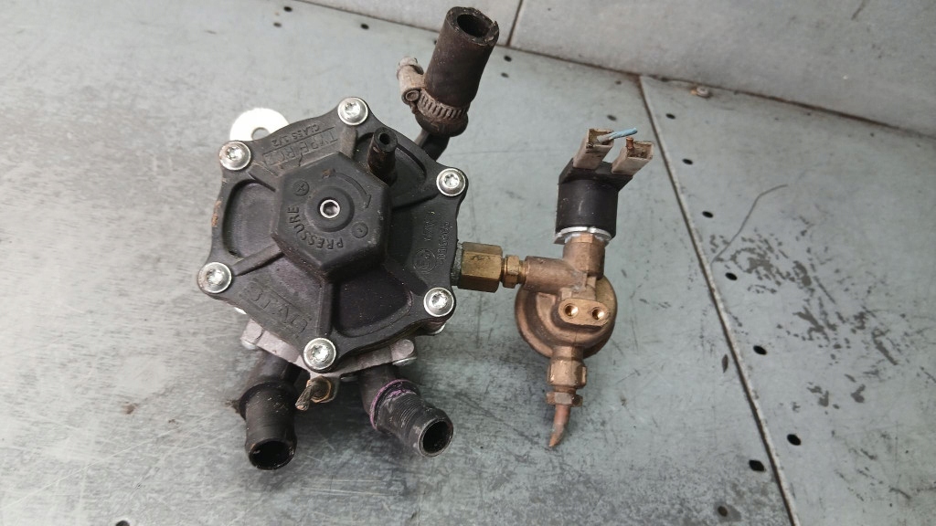 REDUKTOR GAZU FORD FOCUS MK1 1.6B 98-04R SEDAN